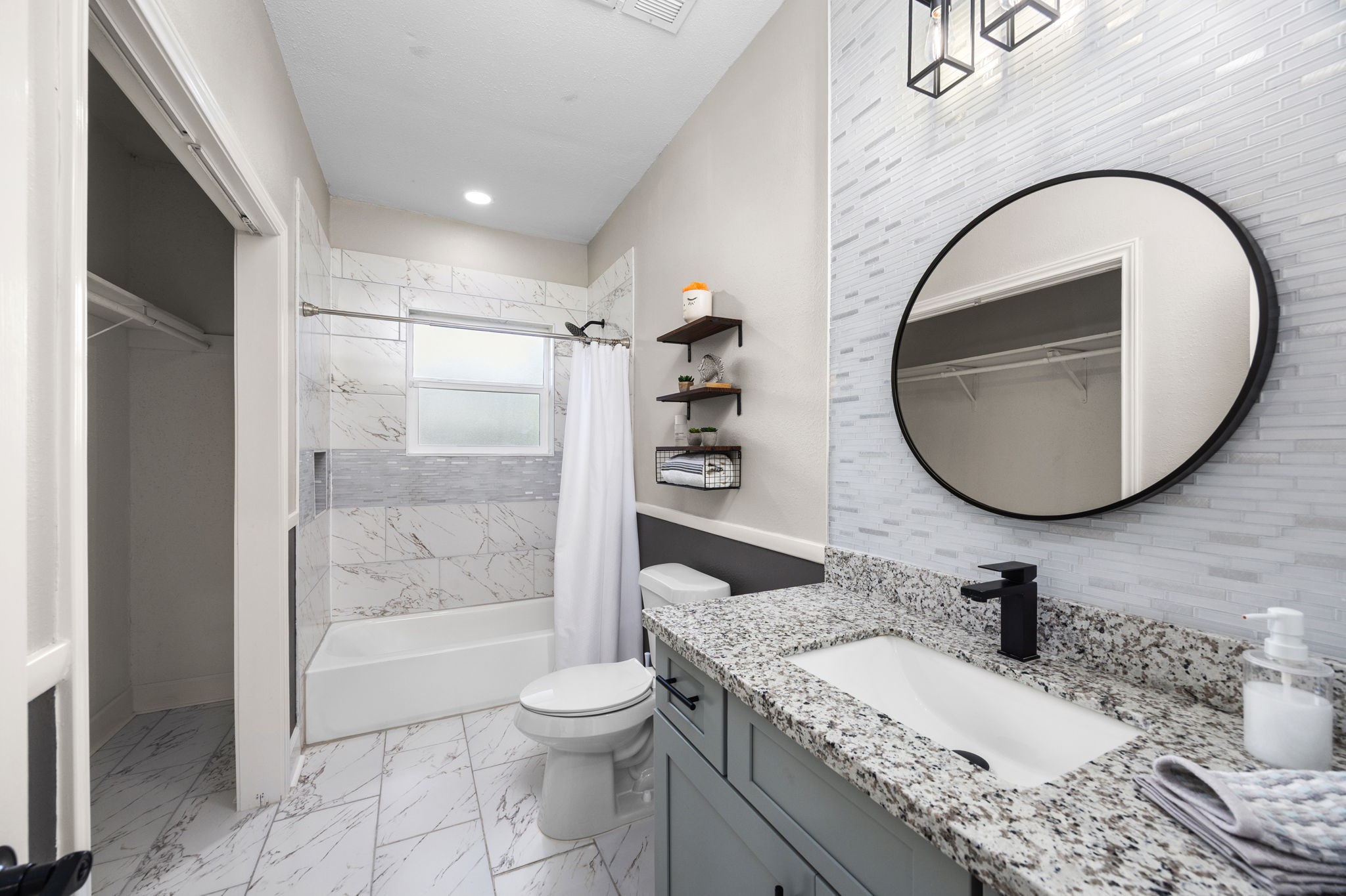 4103 New Orleans Street Property Photo 12