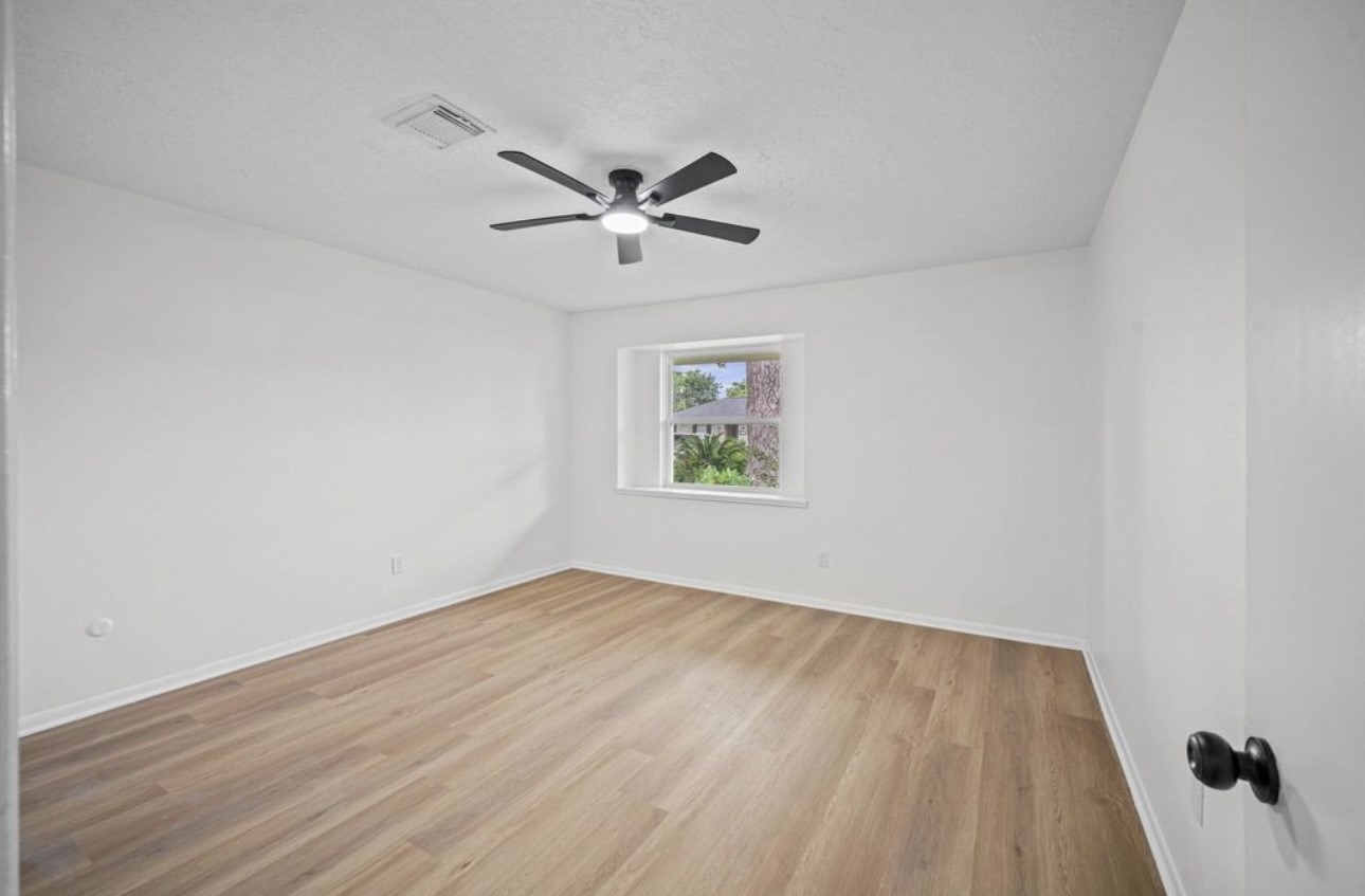 10935 Silkwood Drive Property Photo 11