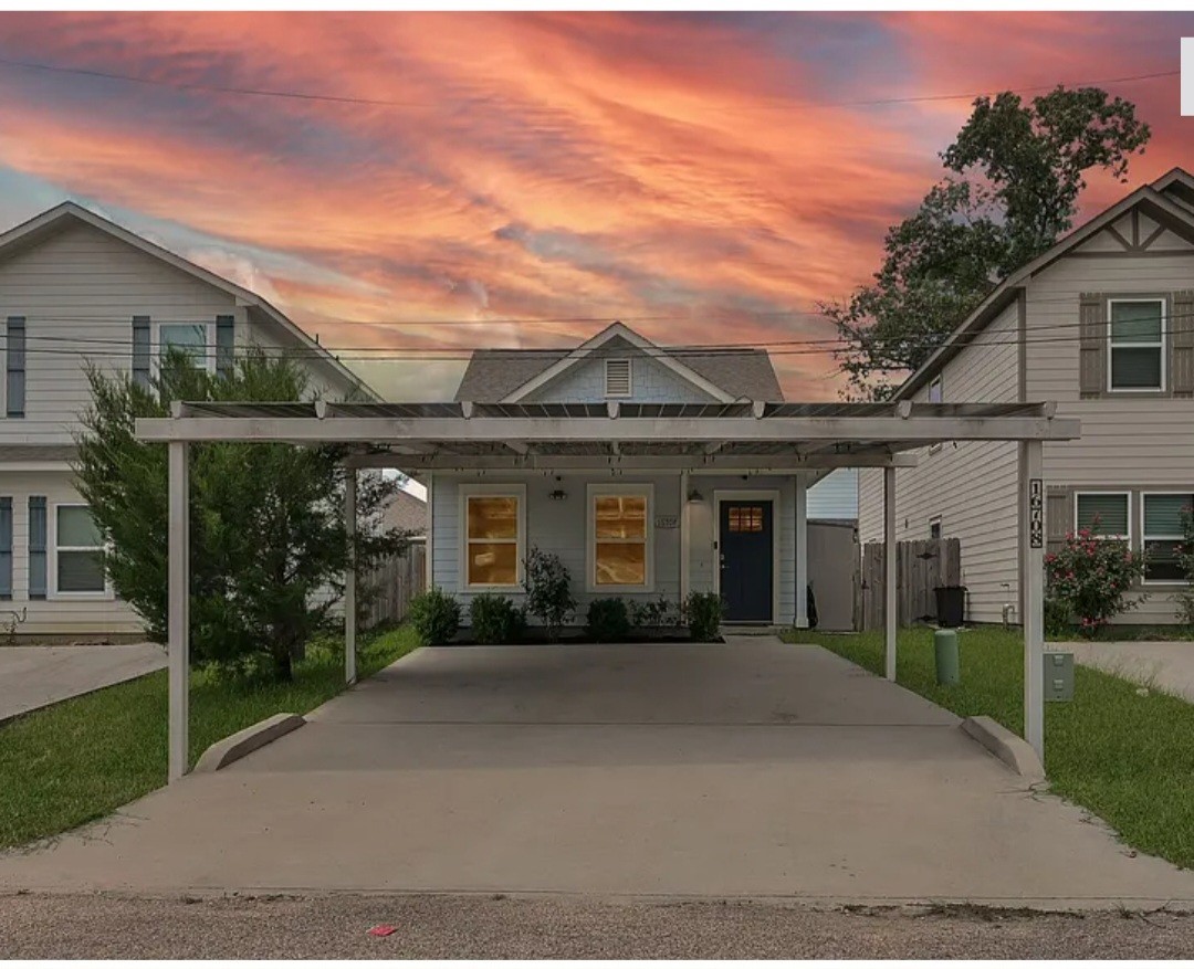 16708 Stonefield Property Photo 1