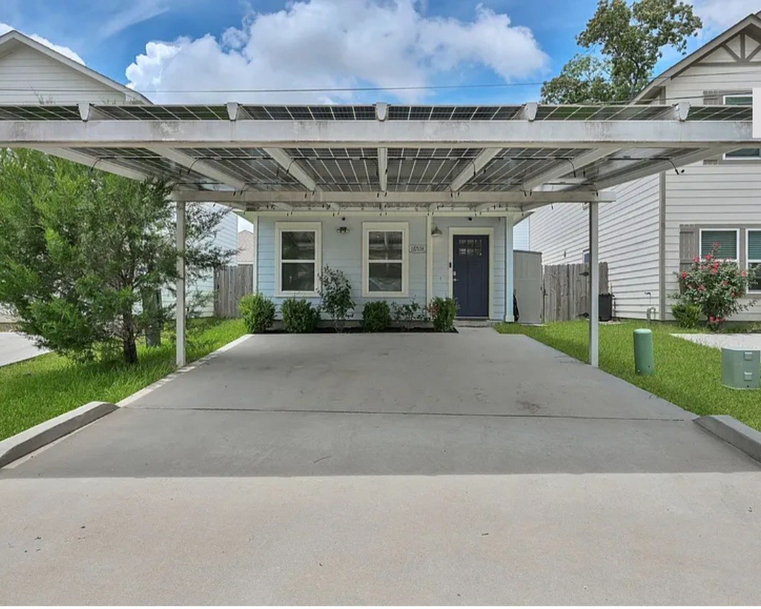 16708 Stonefield Property Photo 3