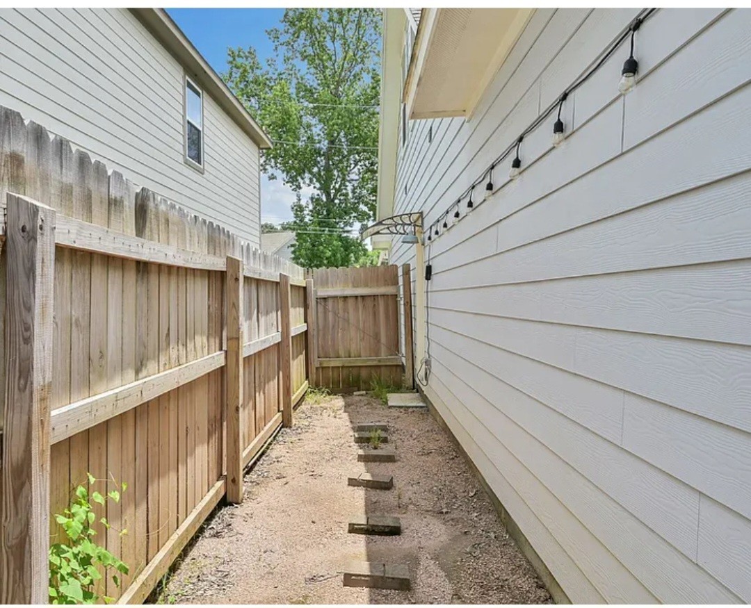16708 Stonefield Property Photo 29