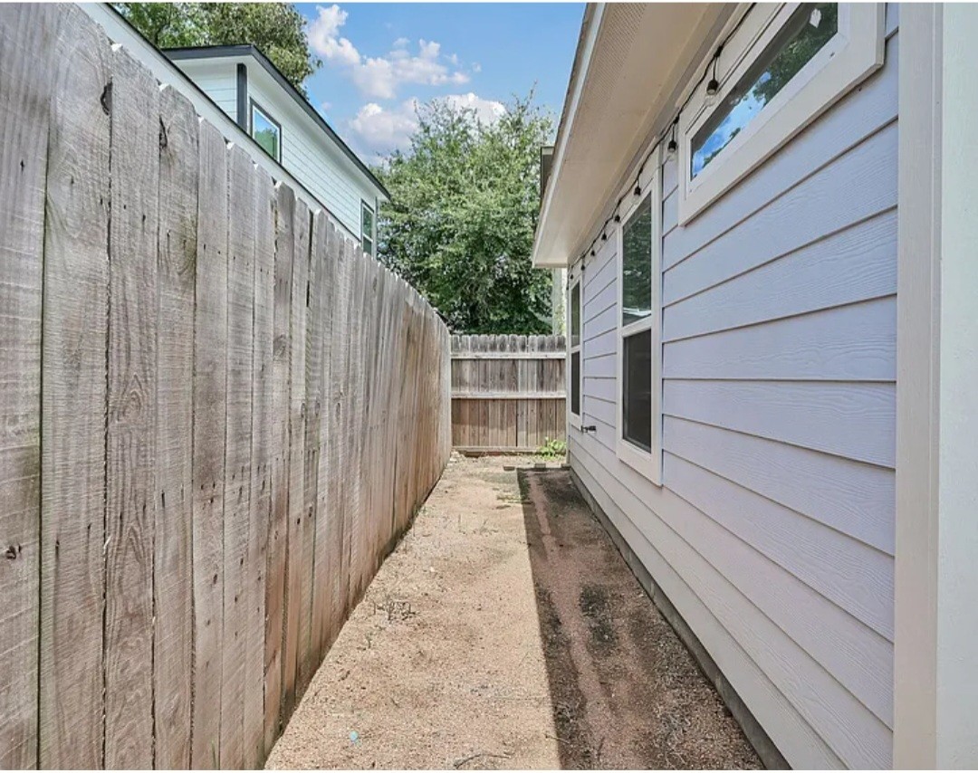 16708 Stonefield Property Photo 31