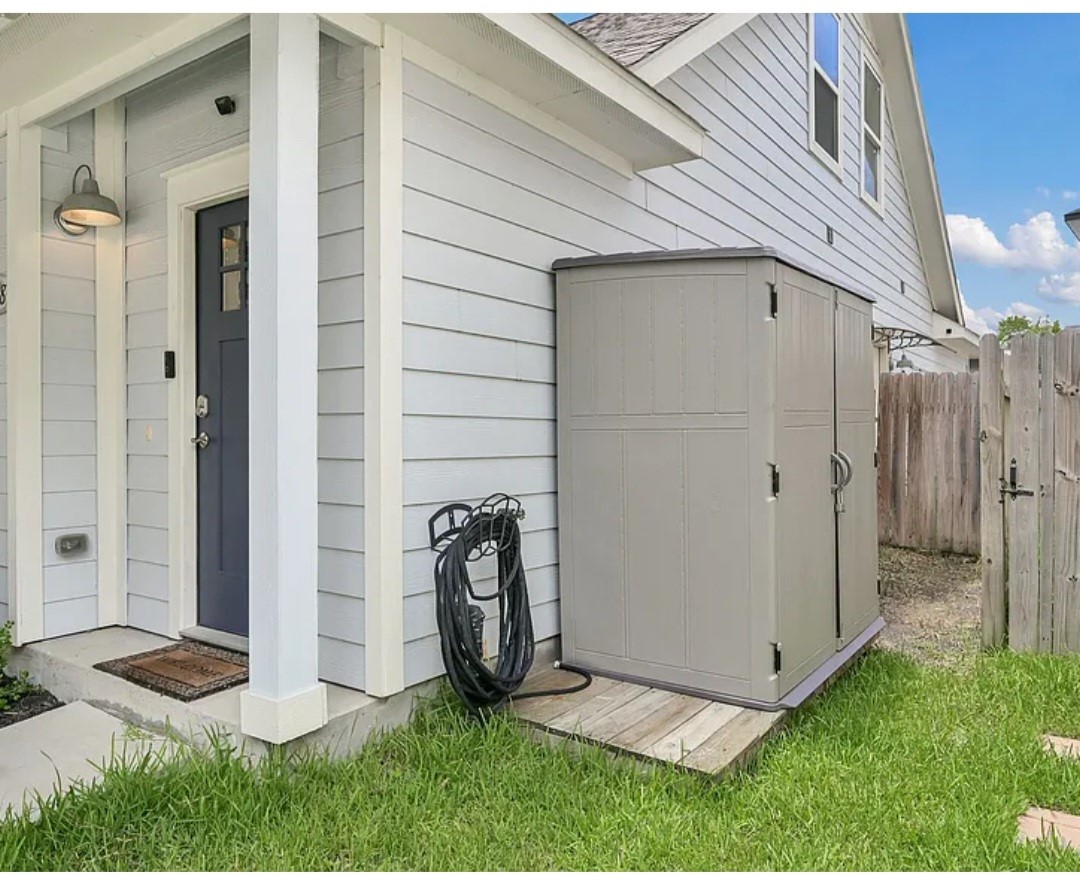 16708 Stonefield Property Photo 32