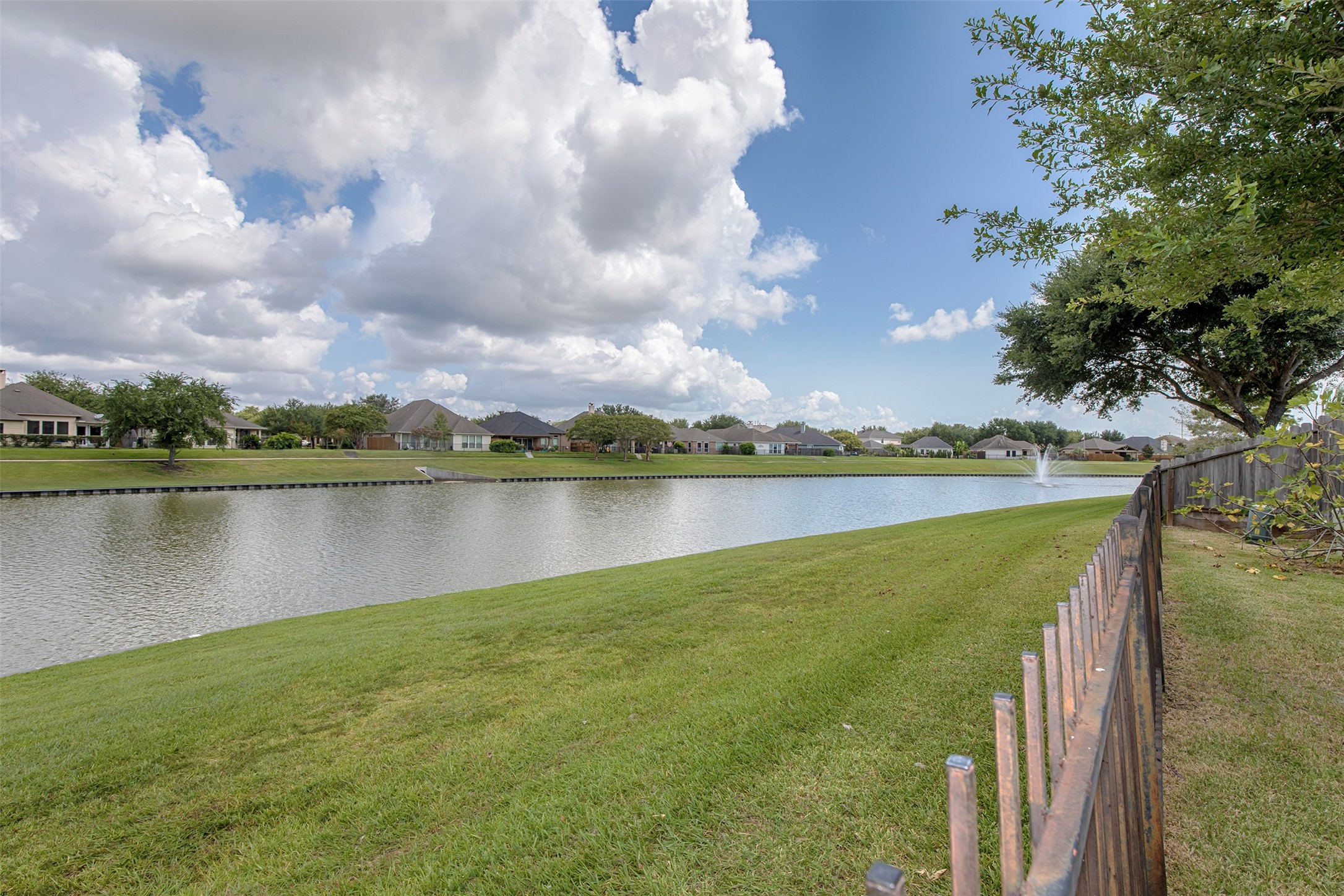 876 Schooner Cove Lane Property Photo 3