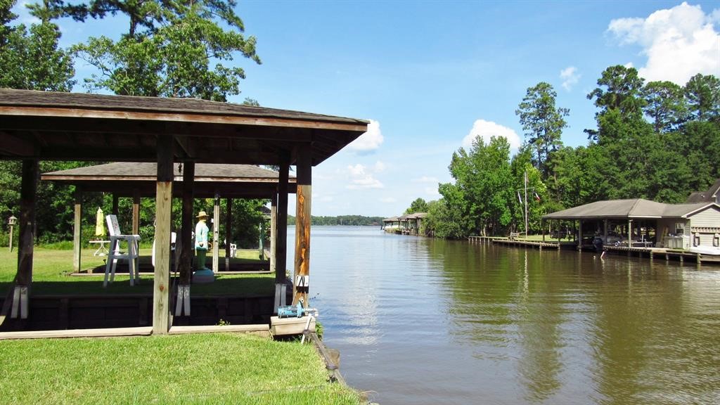 70 Lakeside Property Photo 14