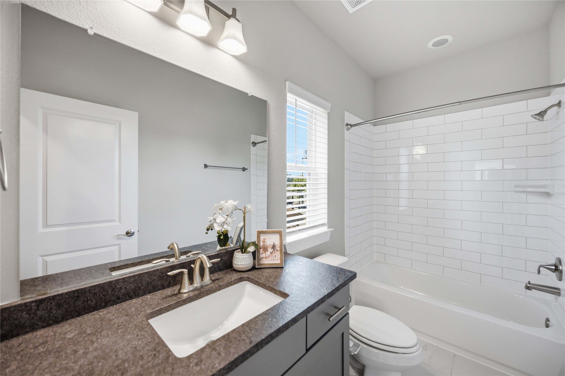 420 W 28th Street B Property Photo 19