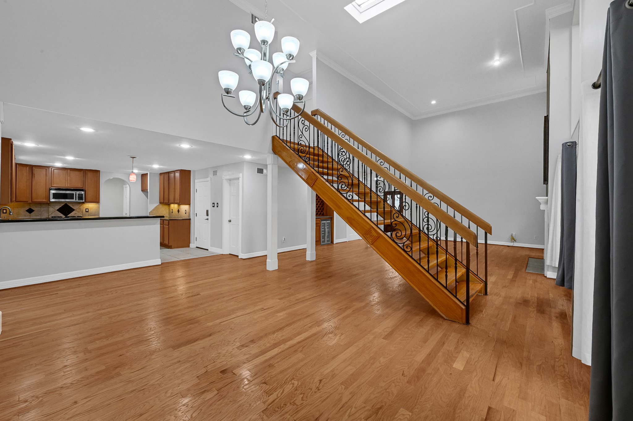 2430 Nantucket Drive B Property Photo 4