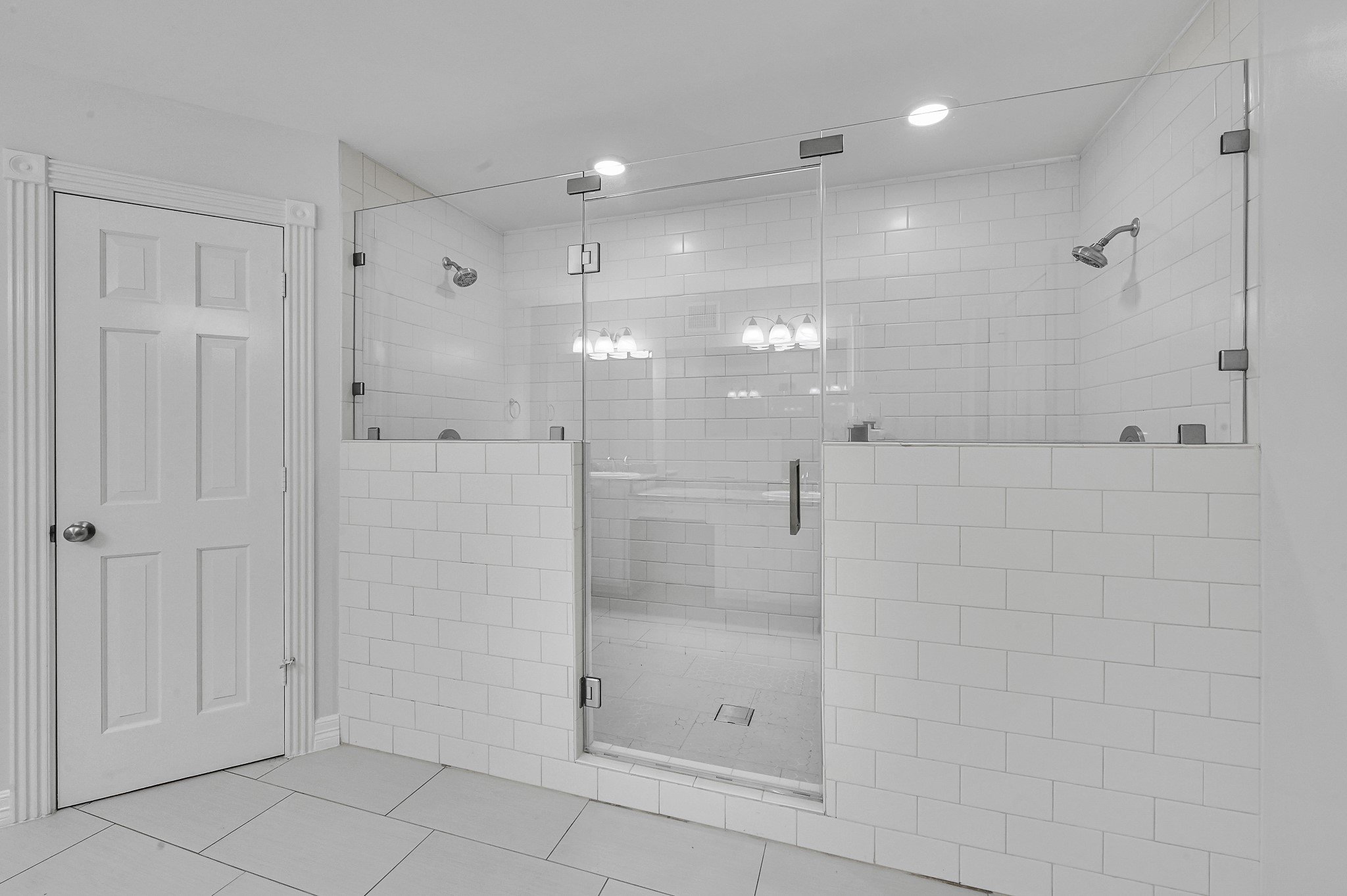 2430 Nantucket Drive B Property Photo 7