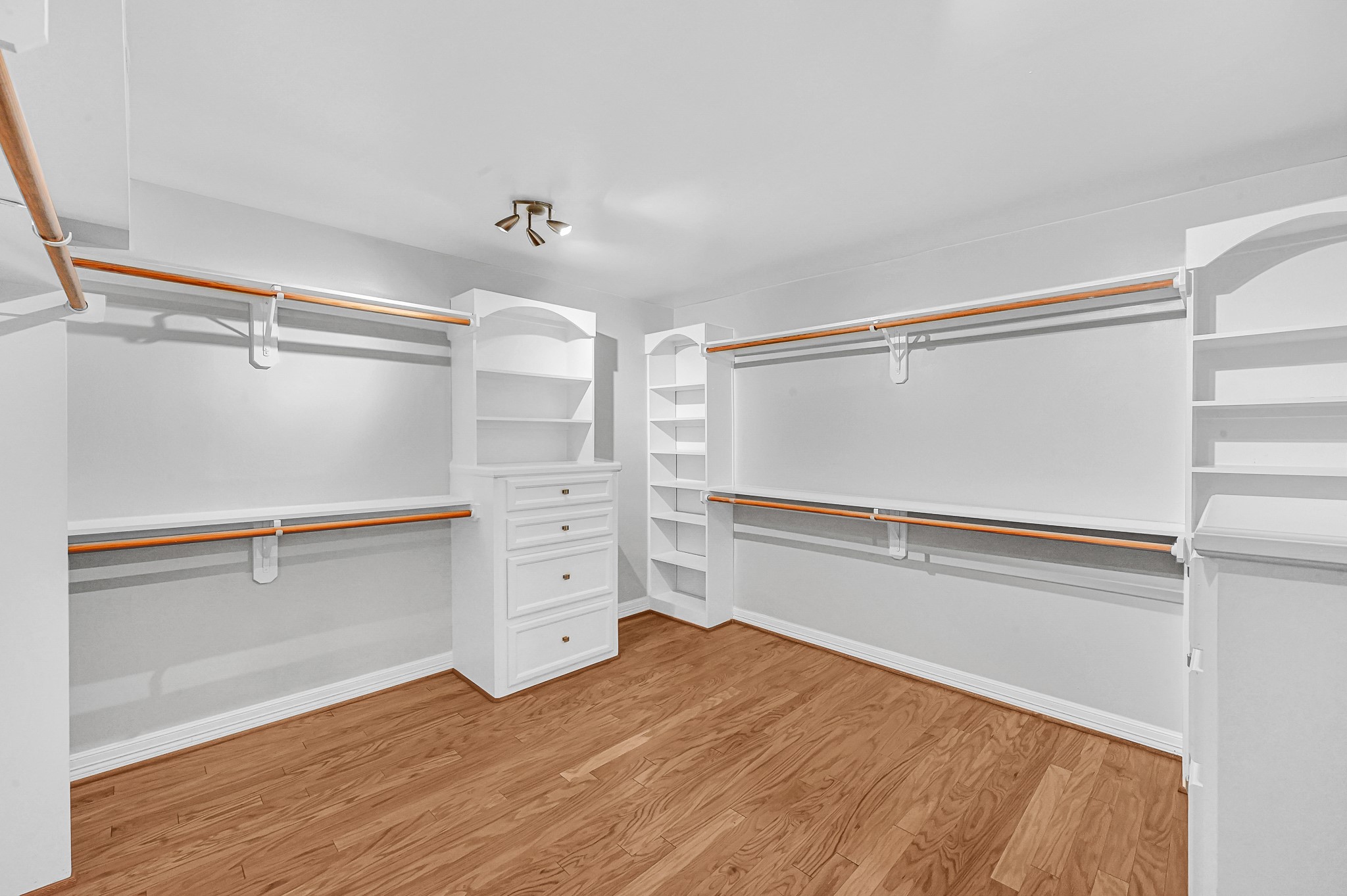 2430 Nantucket Drive B Property Photo 8