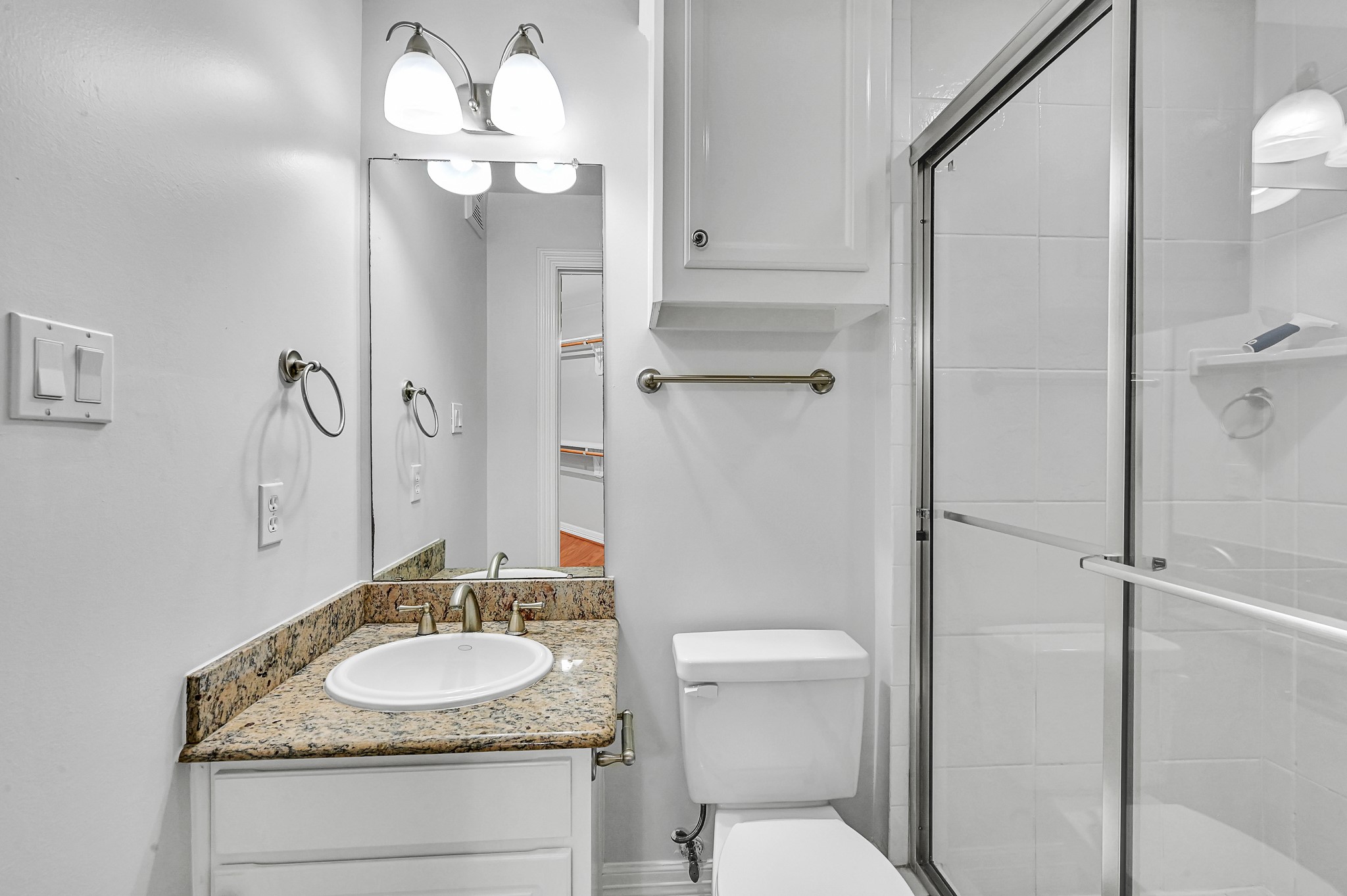 2430 Nantucket Drive B Property Photo 11