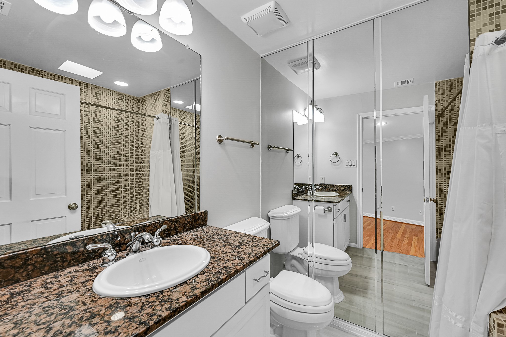 2430 Nantucket Drive B Property Photo 13