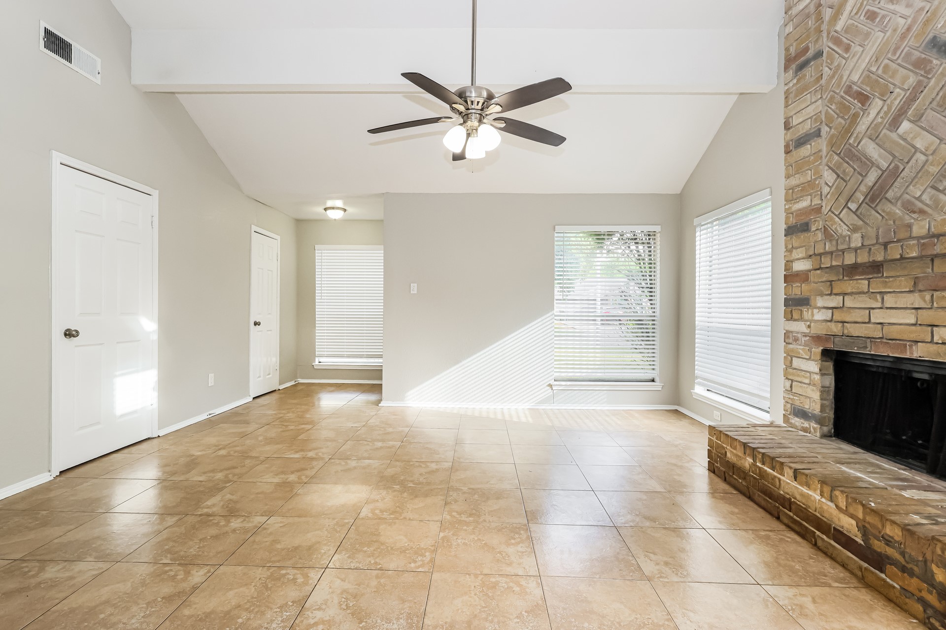 2322 Piddler Drive Property Photo 5