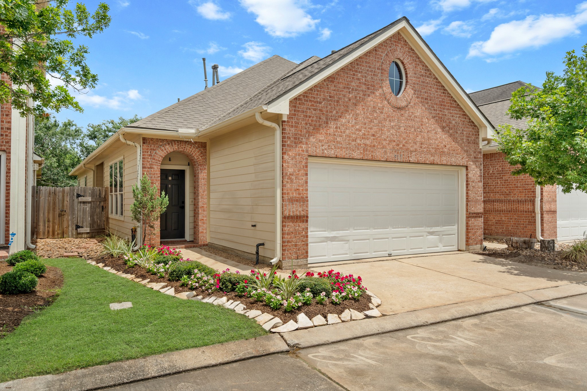 917 Sweet Pine Drive Property Photo 1