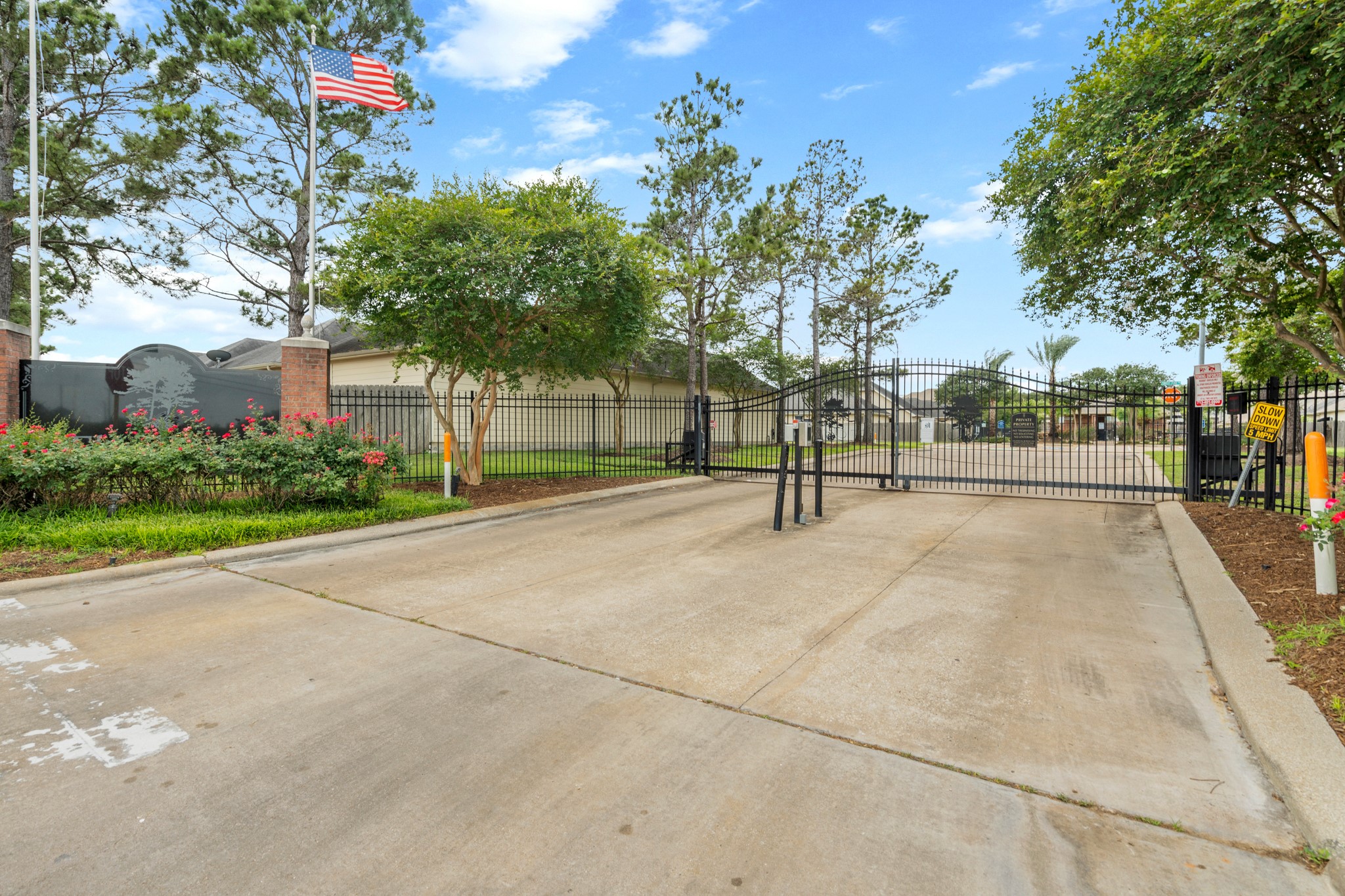 917 Sweet Pine Drive Property Photo 2