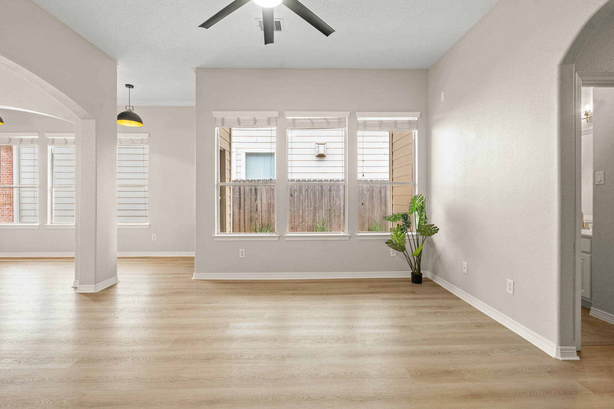 917 Sweet Pine Drive Property Photo 10