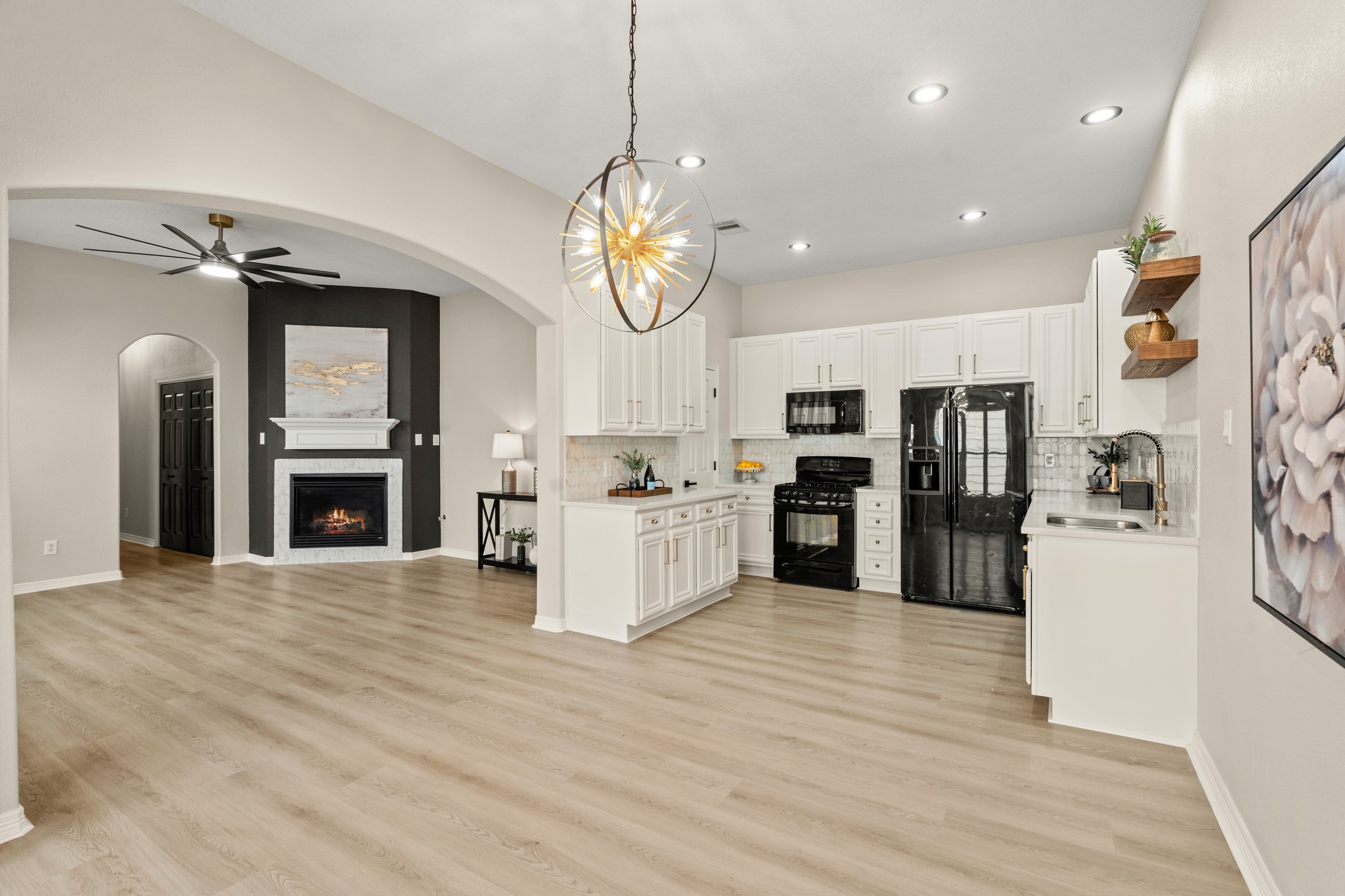 917 Sweet Pine Drive Property Photo 12