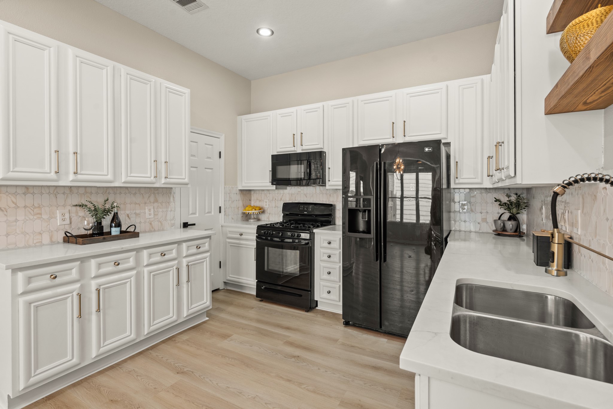 917 Sweet Pine Drive Property Photo 15
