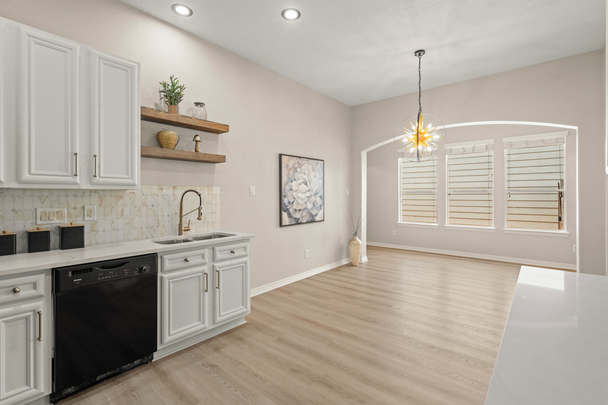 917 Sweet Pine Drive Property Photo 16