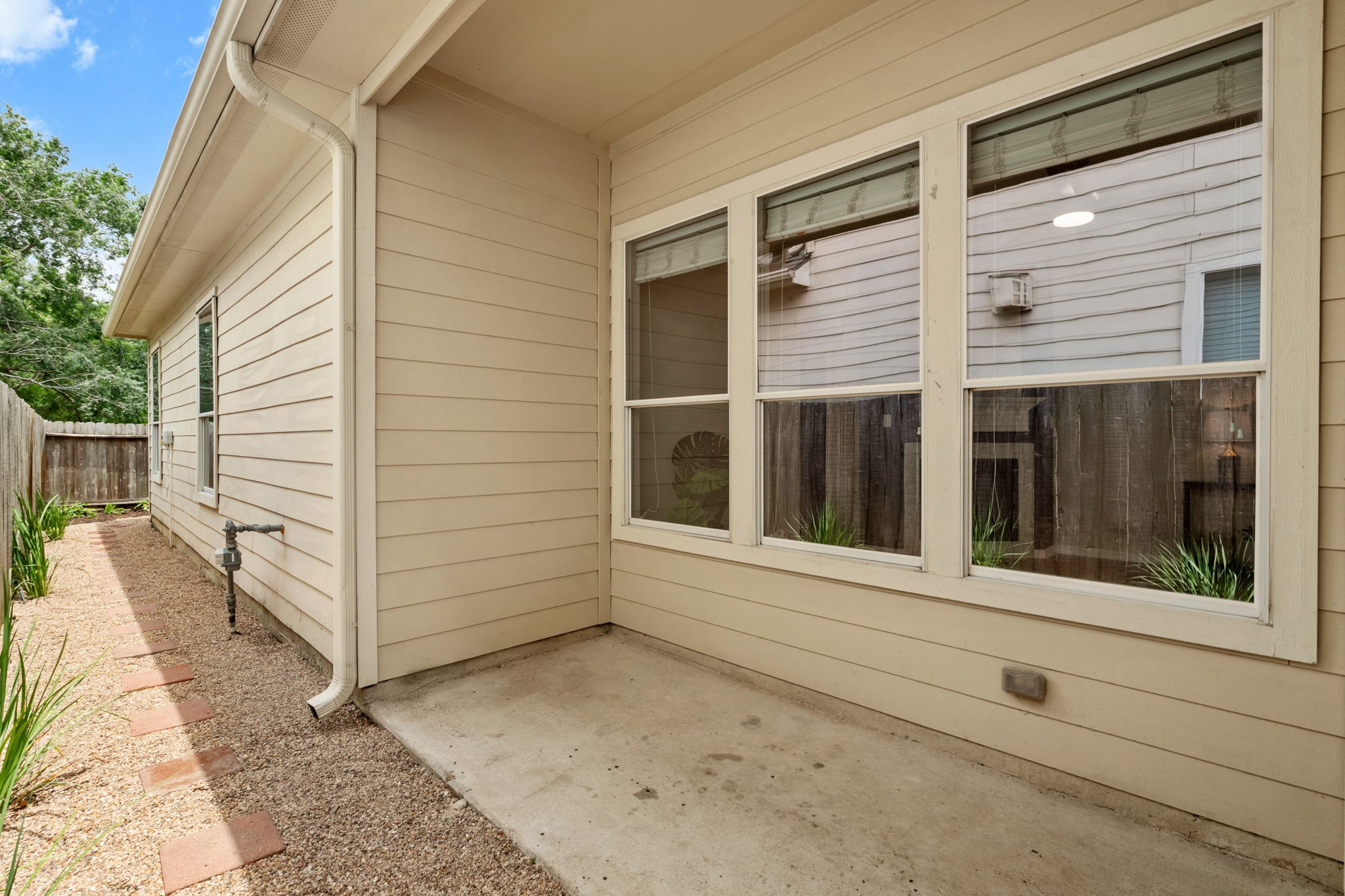 917 Sweet Pine Drive Property Photo 26