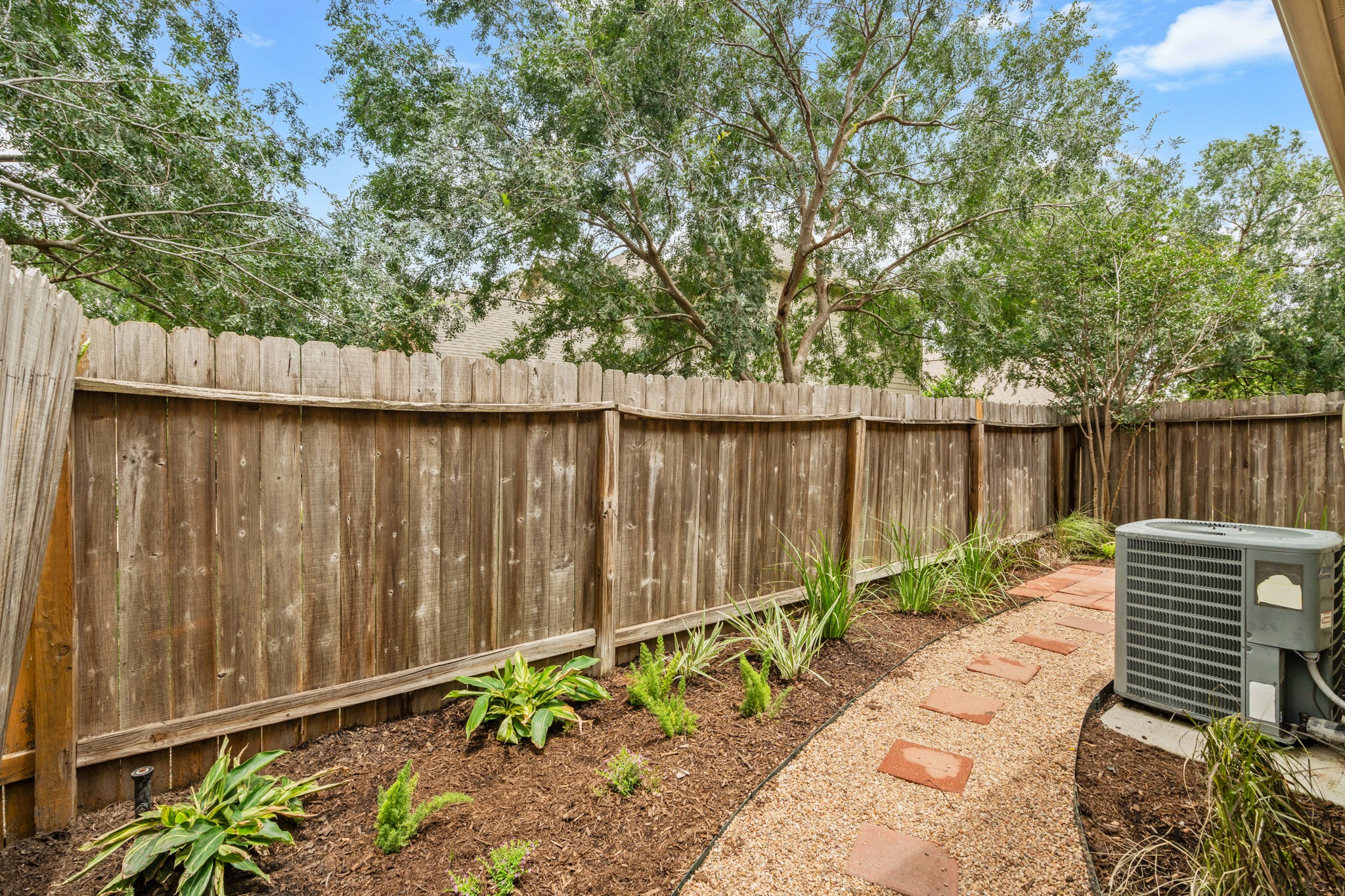 917 Sweet Pine Drive Property Photo 27