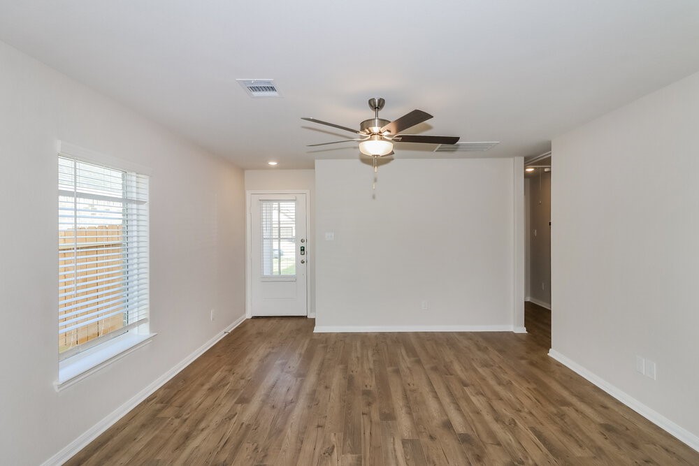 7542 Tipton Meadow Way Property Photo 3