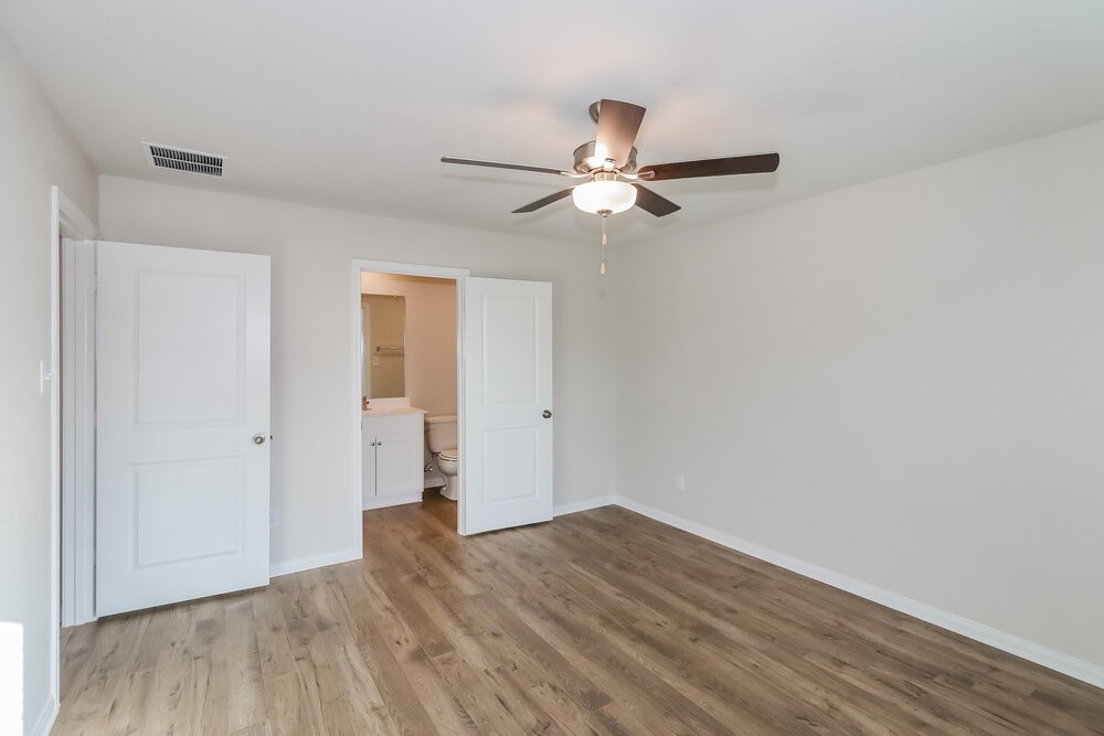 7542 Tipton Meadow Way Property Photo 9