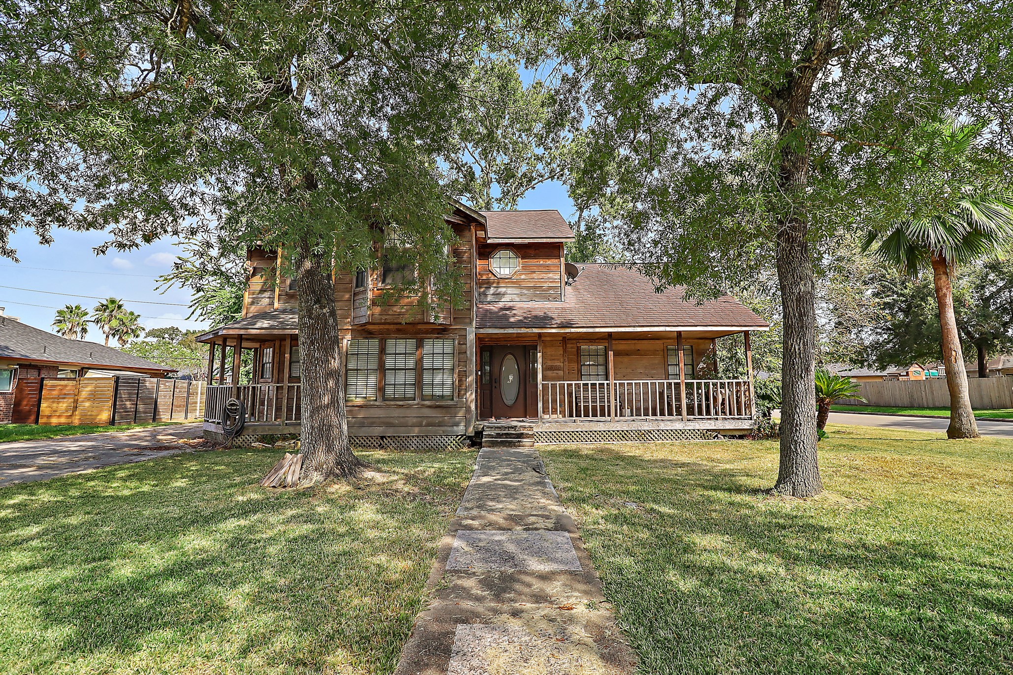 17502 Port O Call Street Property Photo 3