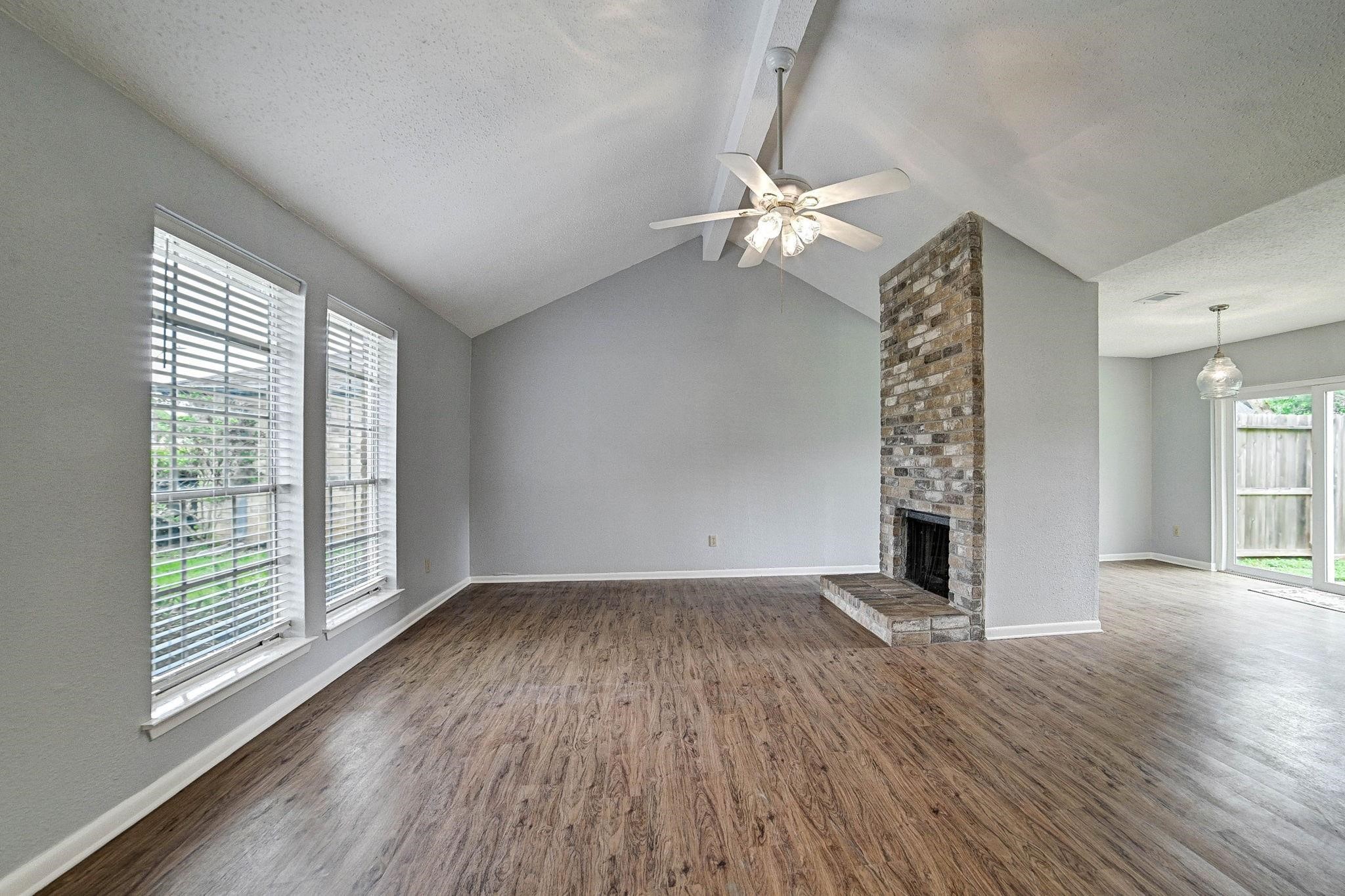 2615 Lively Lane Property Photo 4