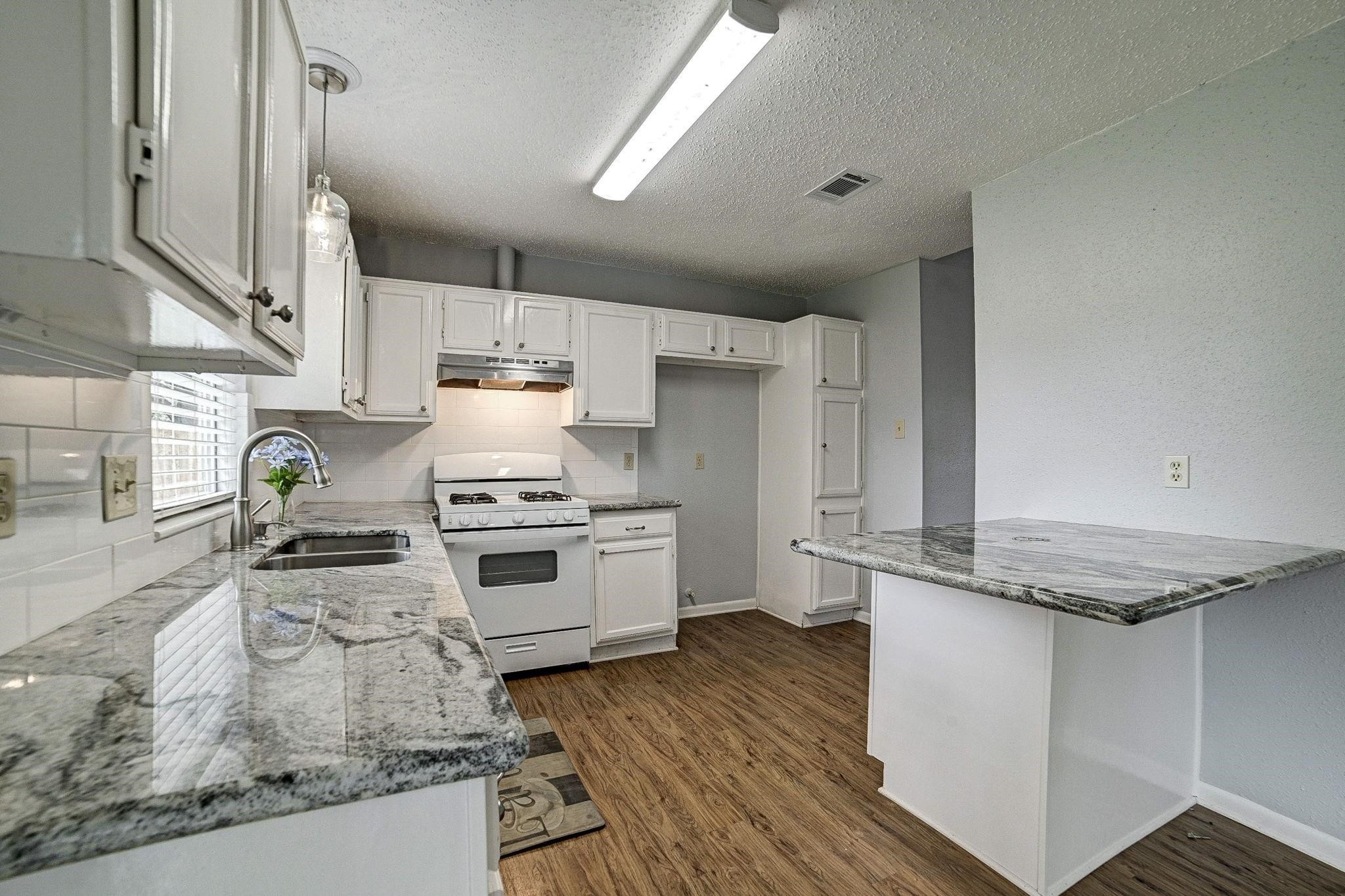 2615 Lively Lane Property Photo 10