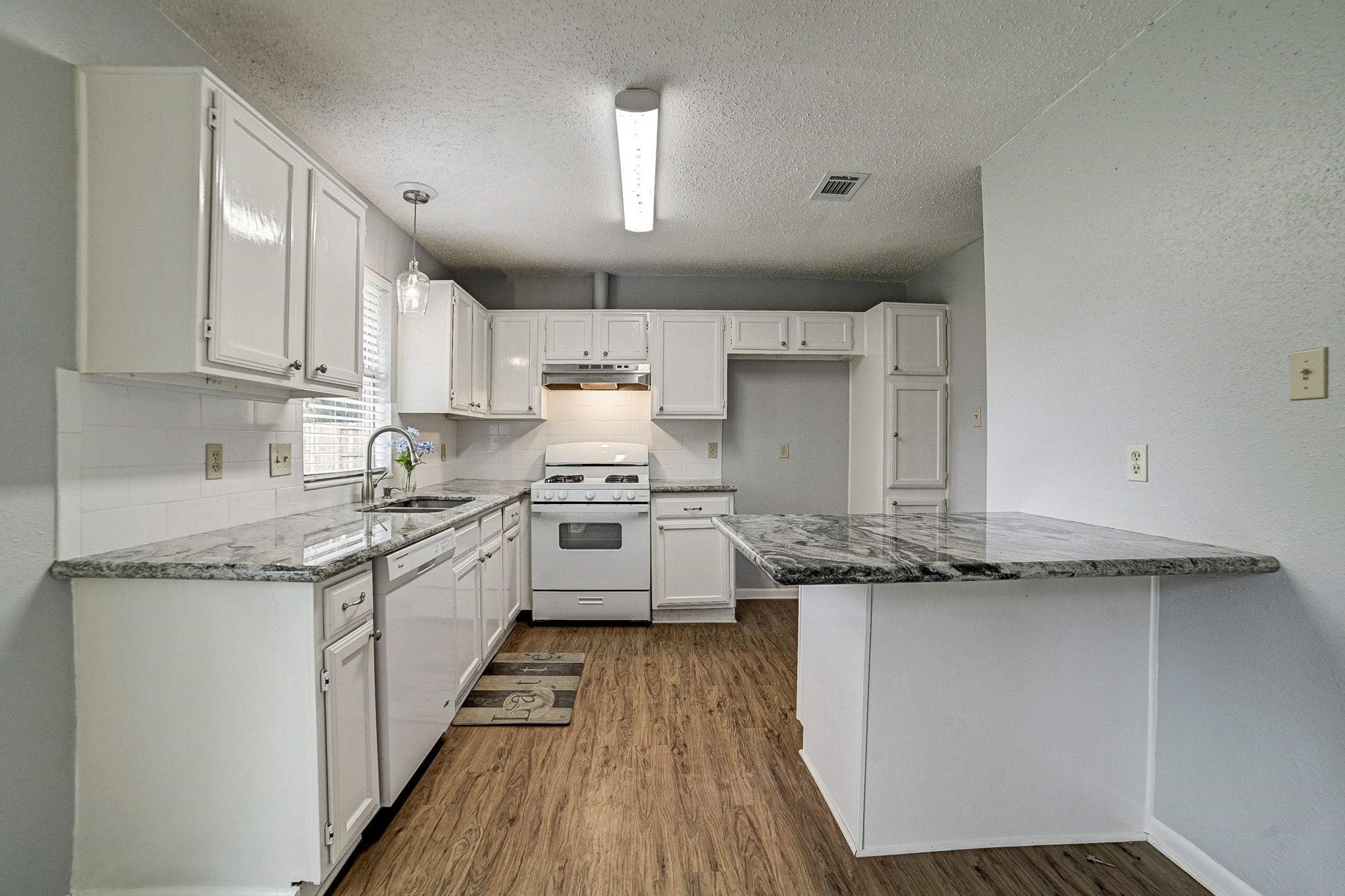 2615 Lively Lane Property Photo 11