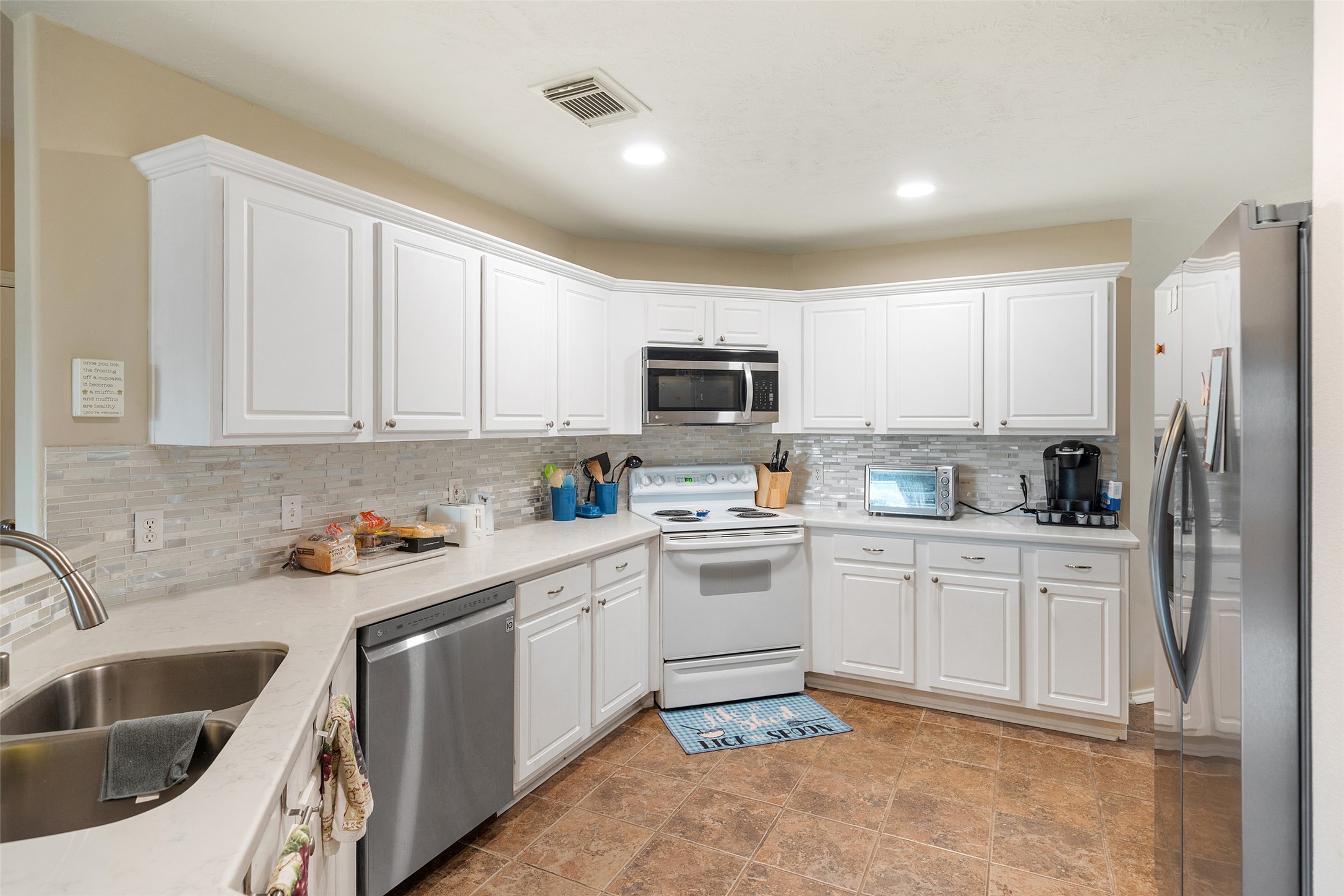 19631 Amistad Drive Property Photo 6