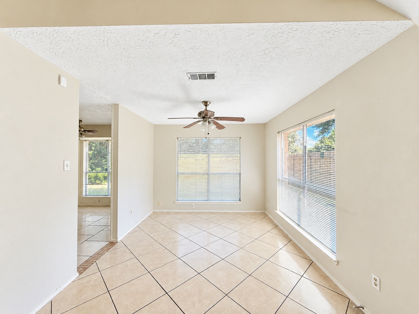 5622 Woodland Glade Drive Property Photo 4