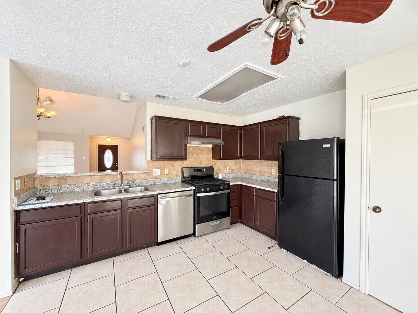 5622 Woodland Glade Drive Property Photo 5
