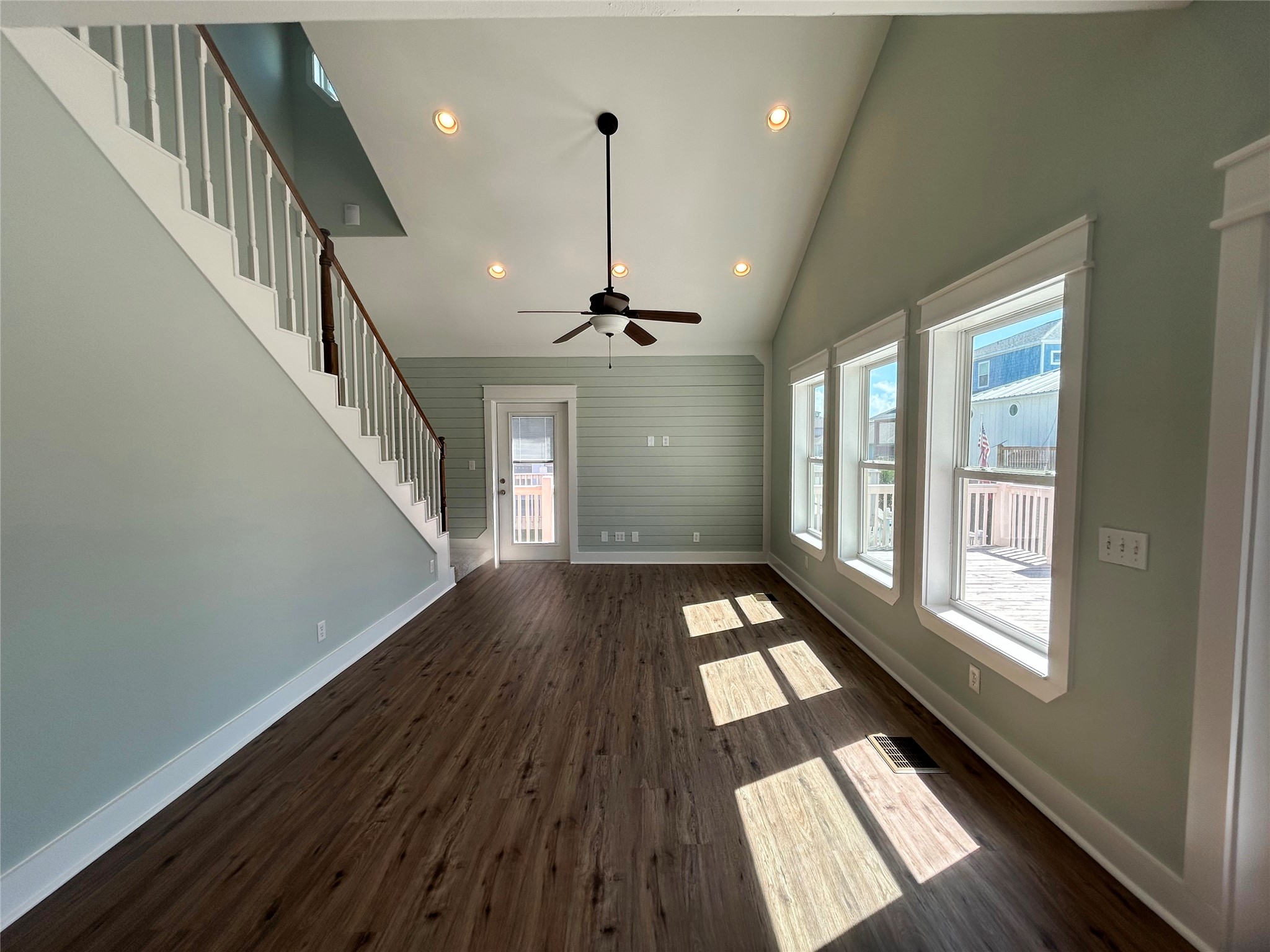 2634 Whitecap Property Photo 4