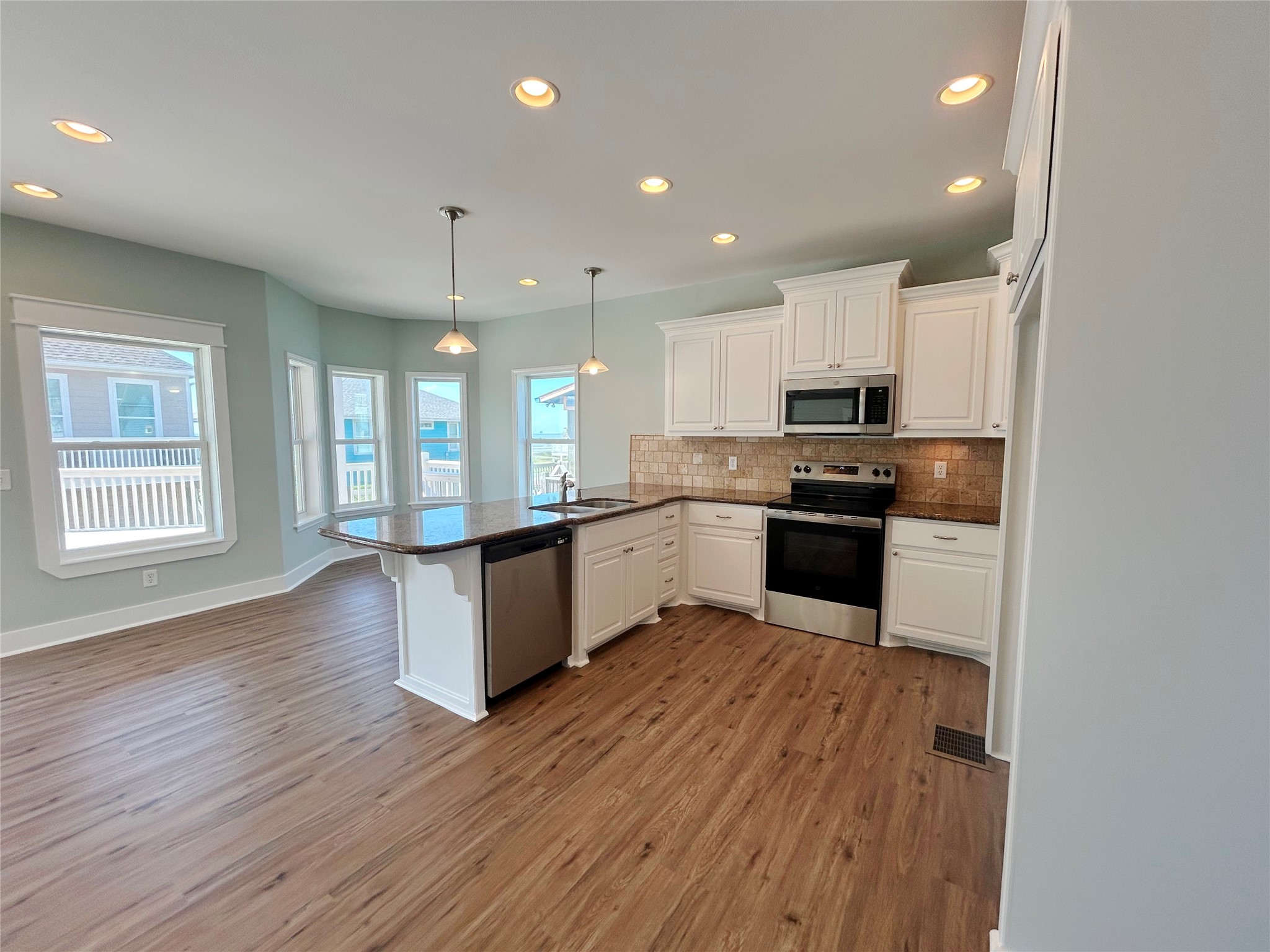 2634 Whitecap Property Photo 6