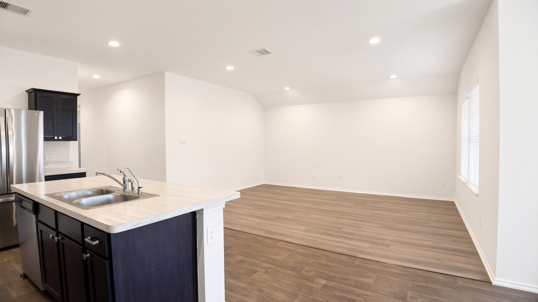 21610 Violet Ridge Road Property Photo 5