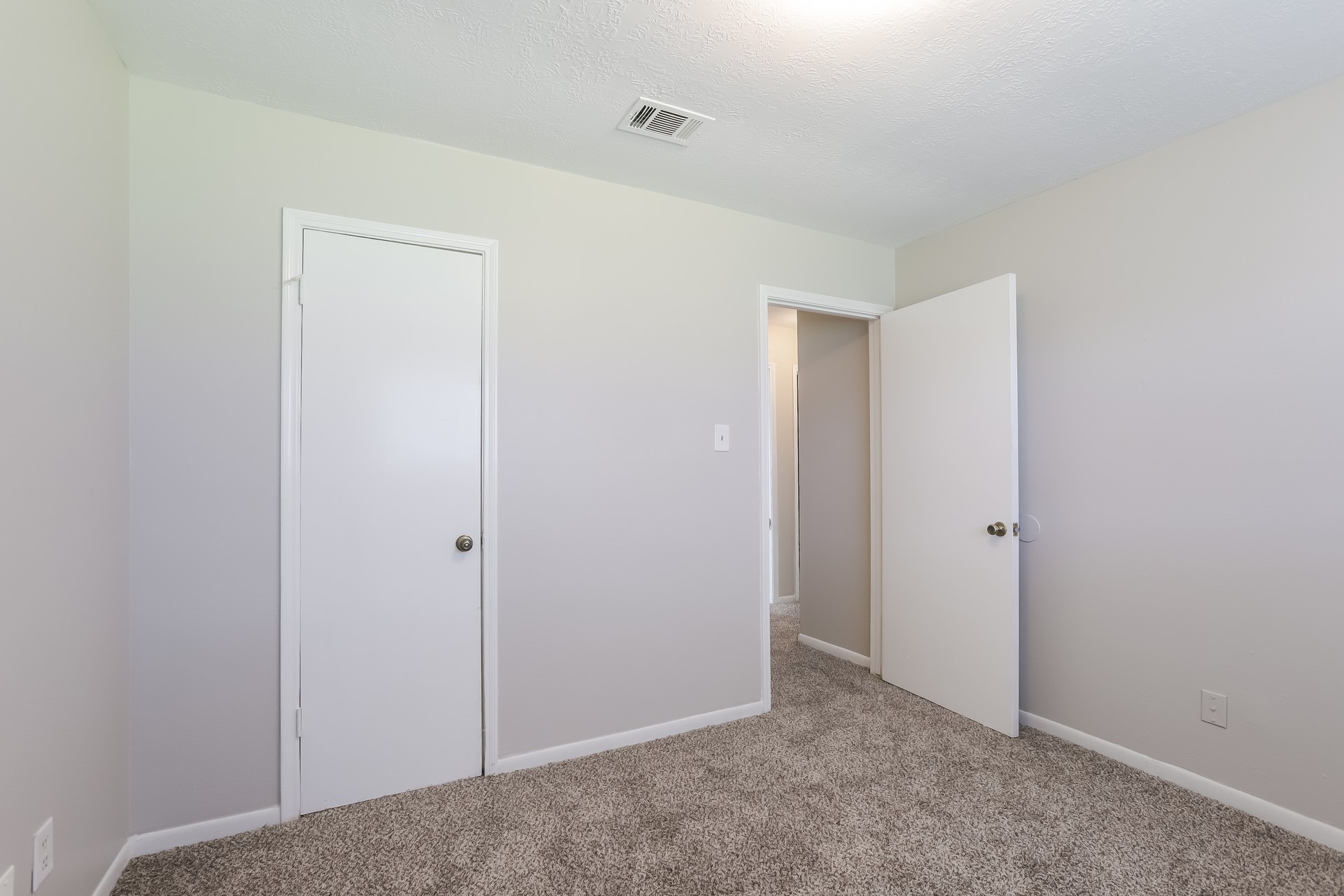 13361 Lake Breeze Lane Property Photo 11