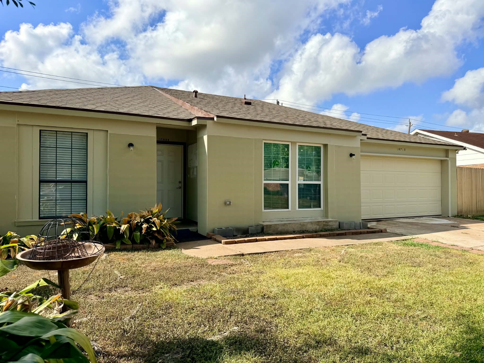 10715 Carvel Lane Property Photo 2