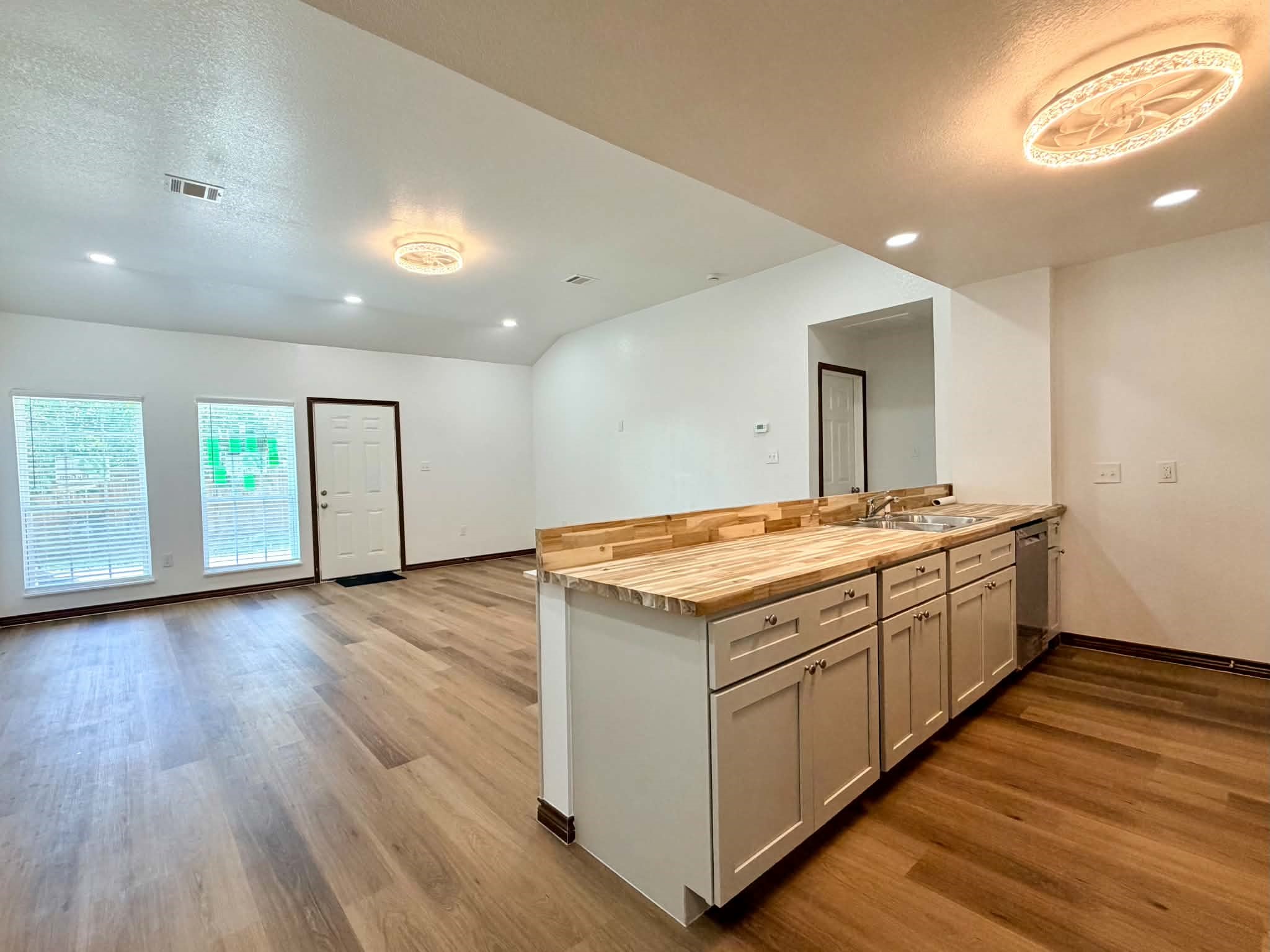 10715 Carvel Lane Property Photo 7