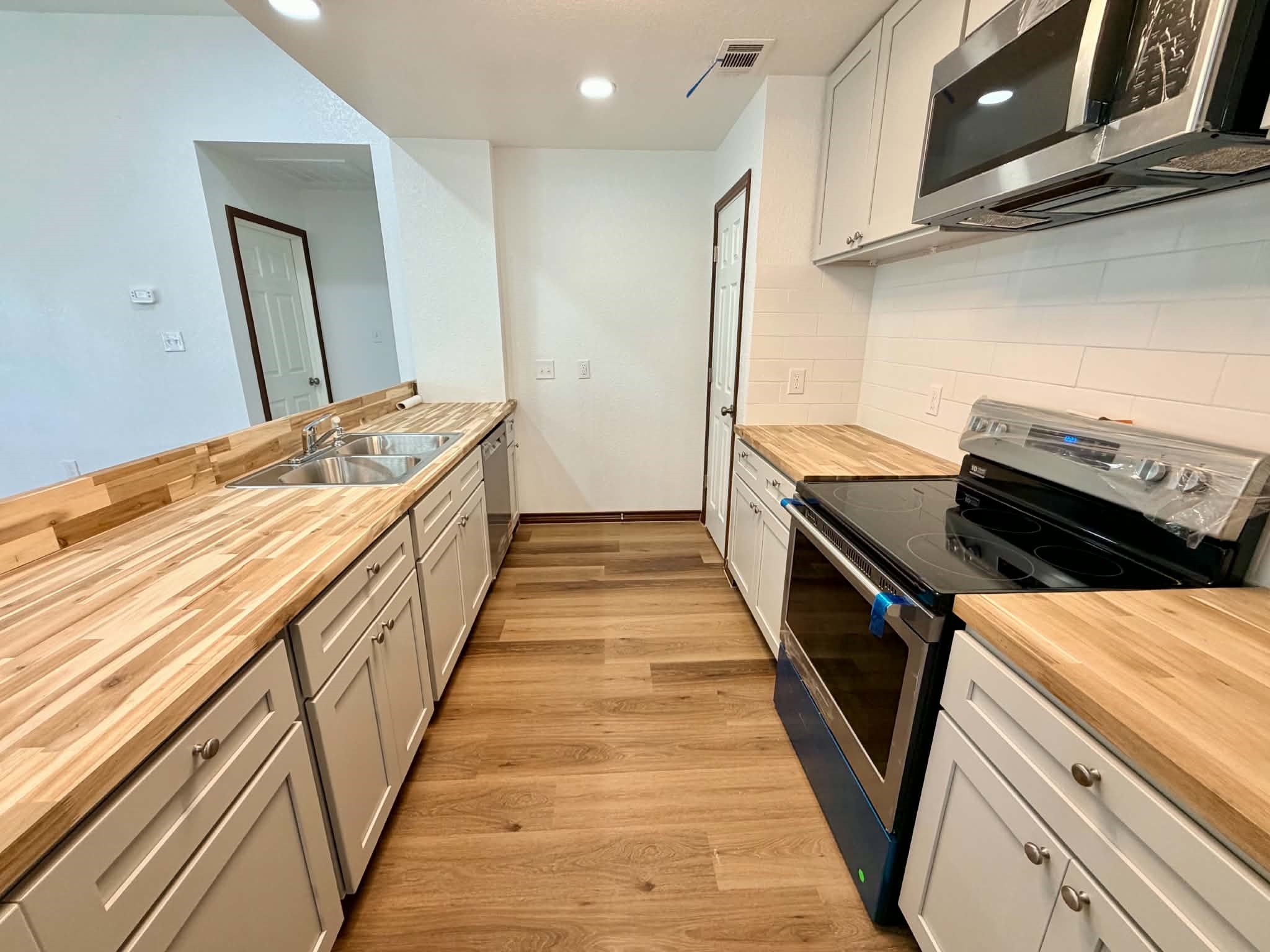 10715 Carvel Lane Property Photo 12