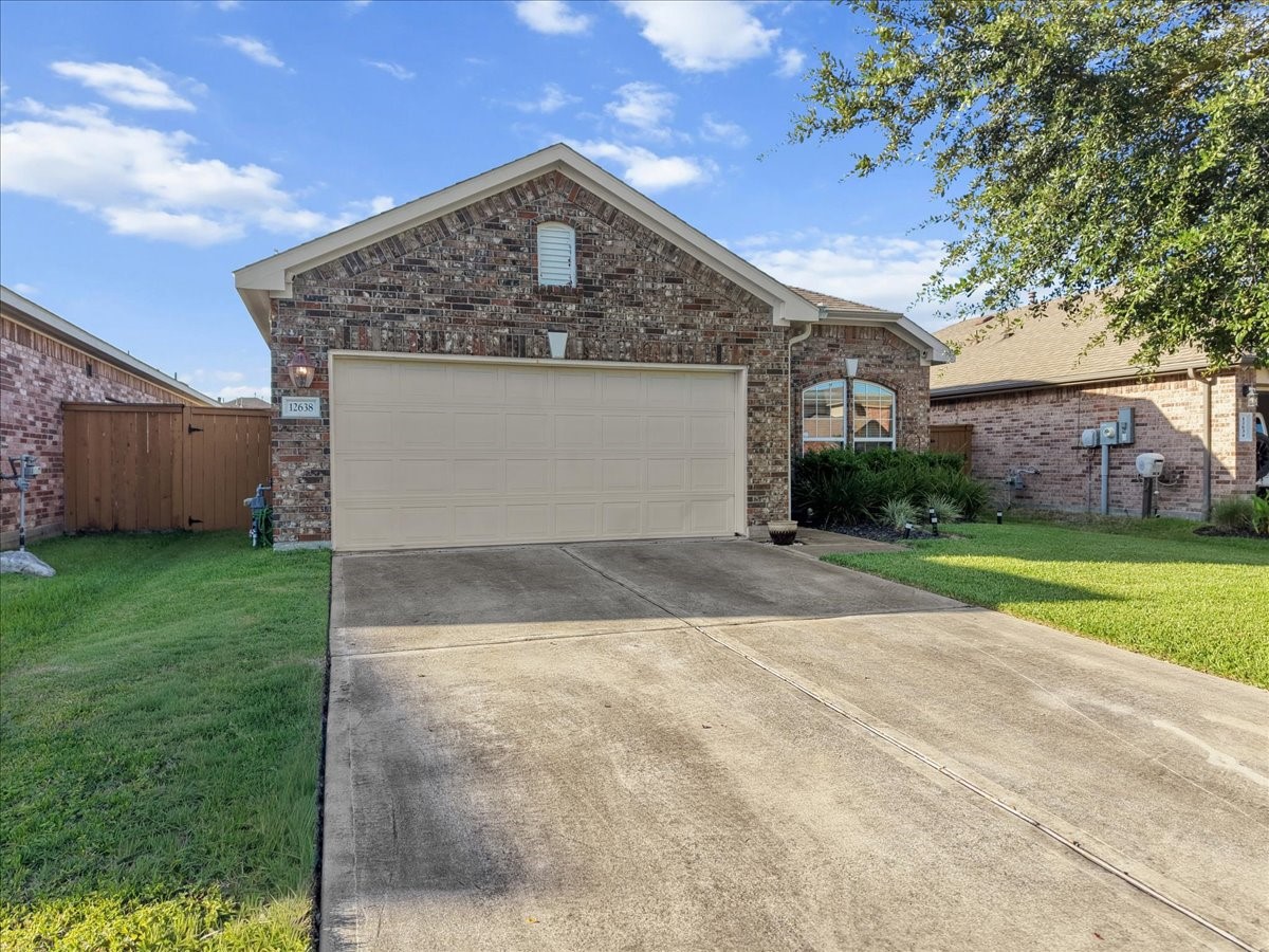 12638 Pirate Bend Drive Property Photo 3