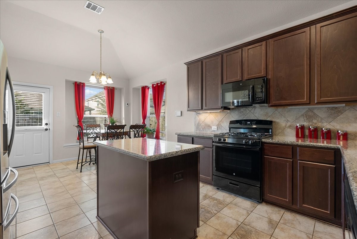 12638 Pirate Bend Drive Property Photo 12