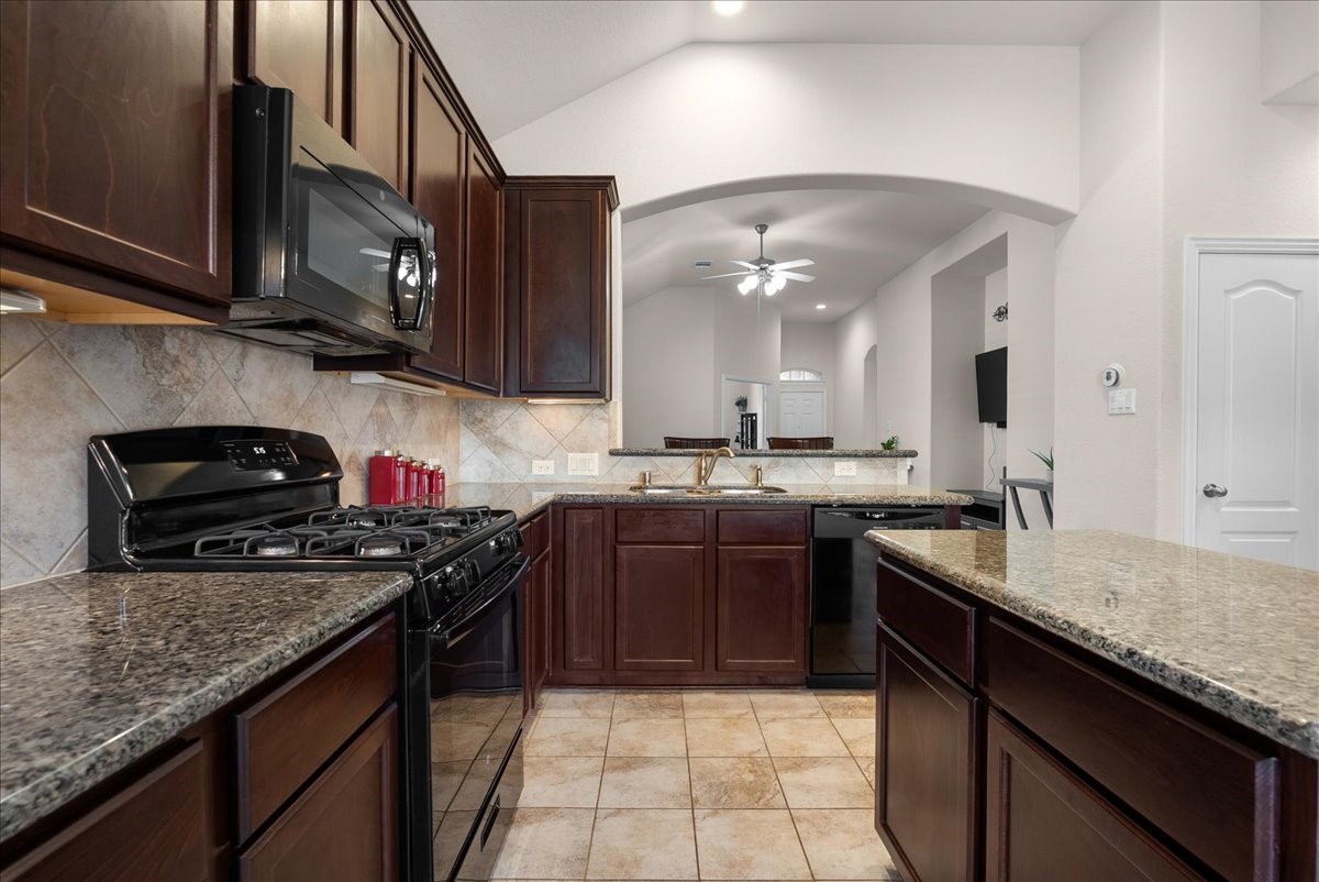 12638 Pirate Bend Drive Property Photo 14