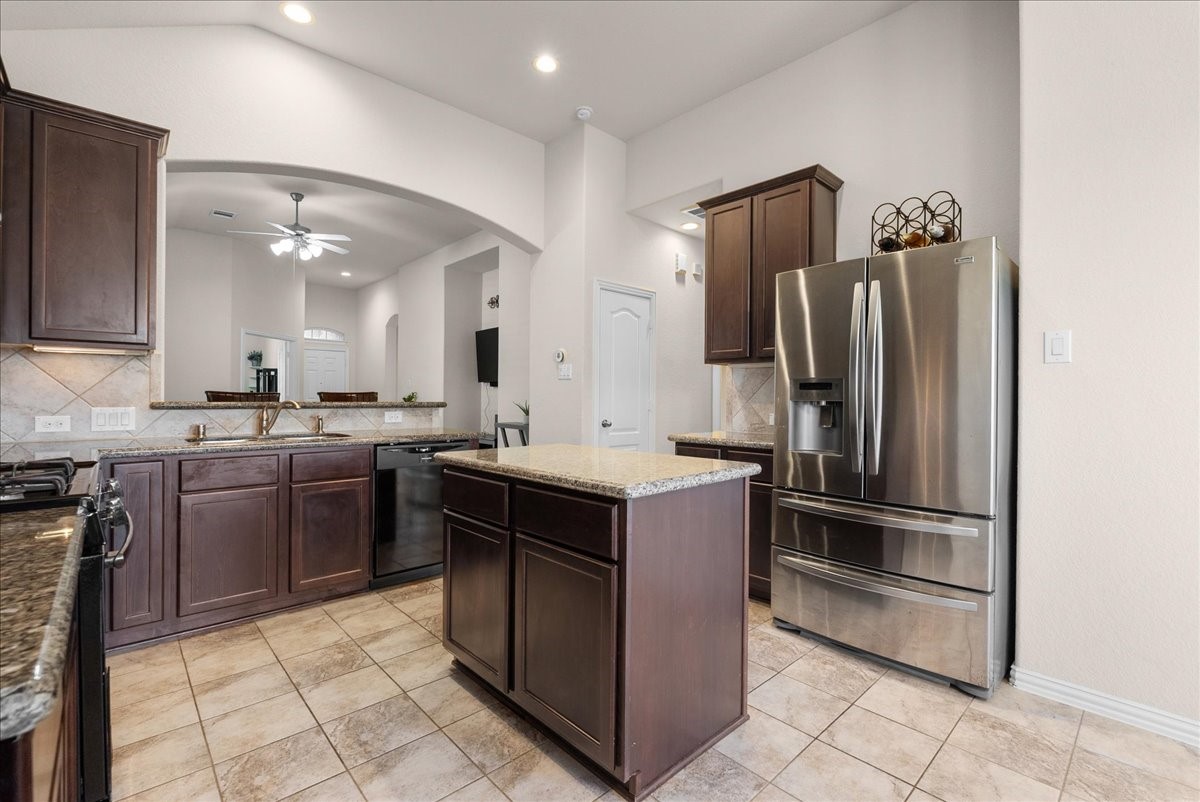 12638 Pirate Bend Drive Property Photo 16