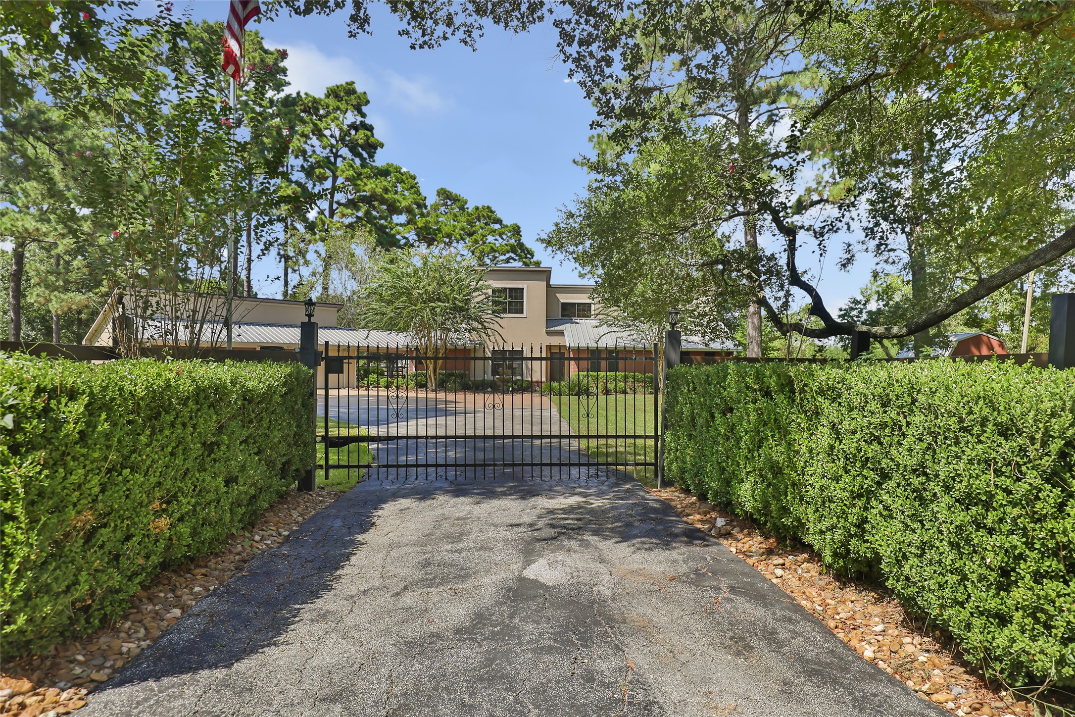 1300 Smith Road Property Photo 2