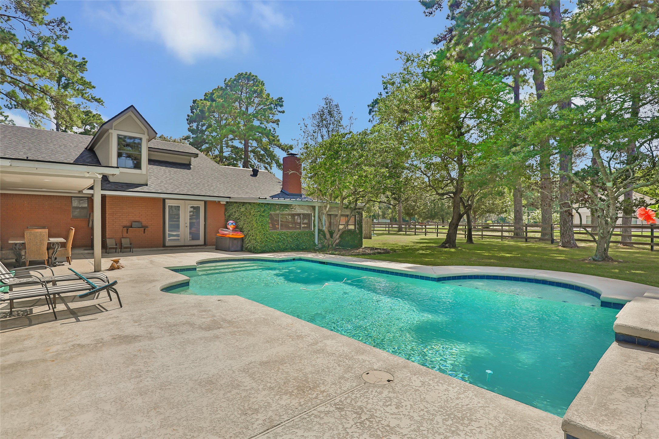 1300 Smith Road Property Photo 12