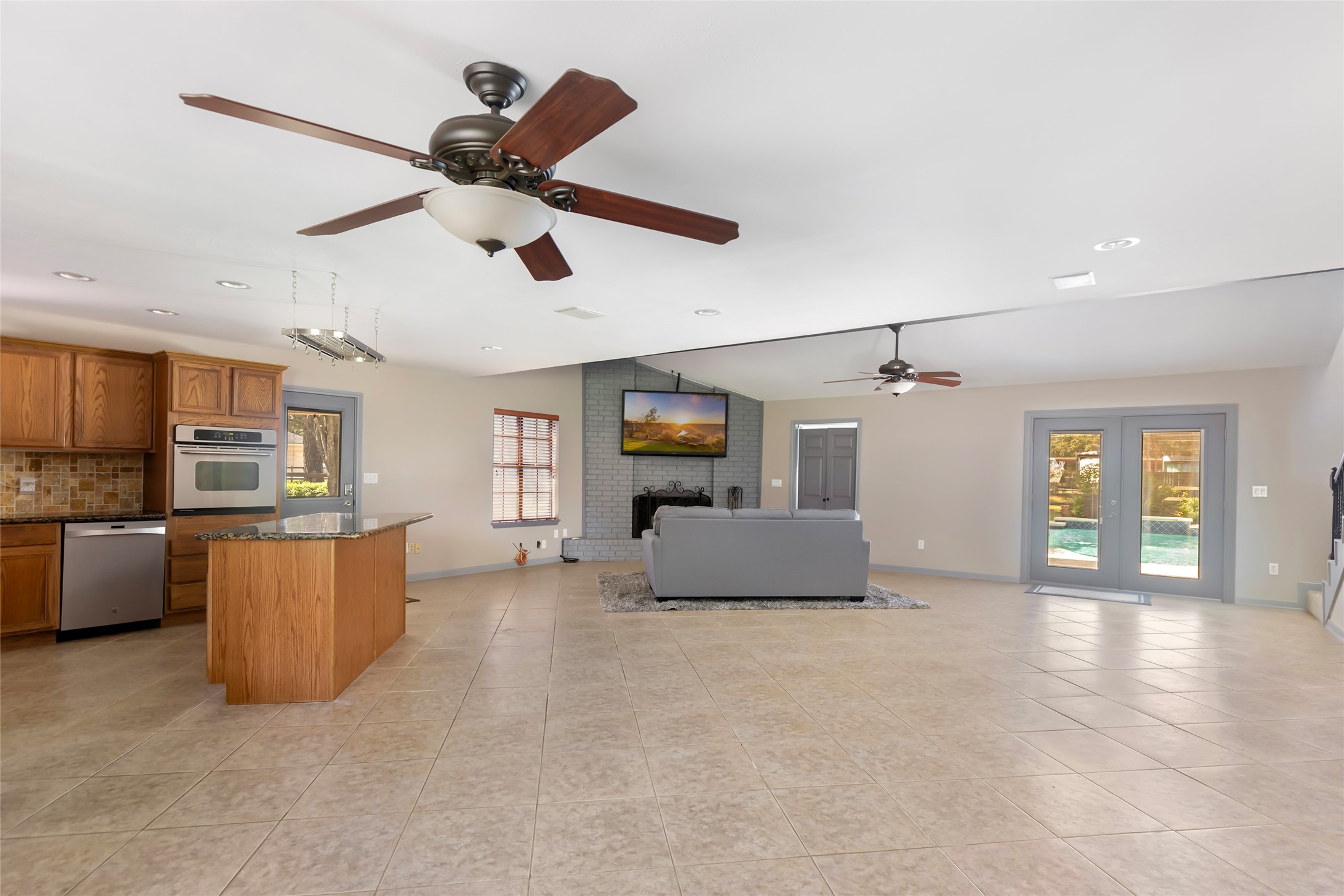 1300 Smith Road Property Photo 19