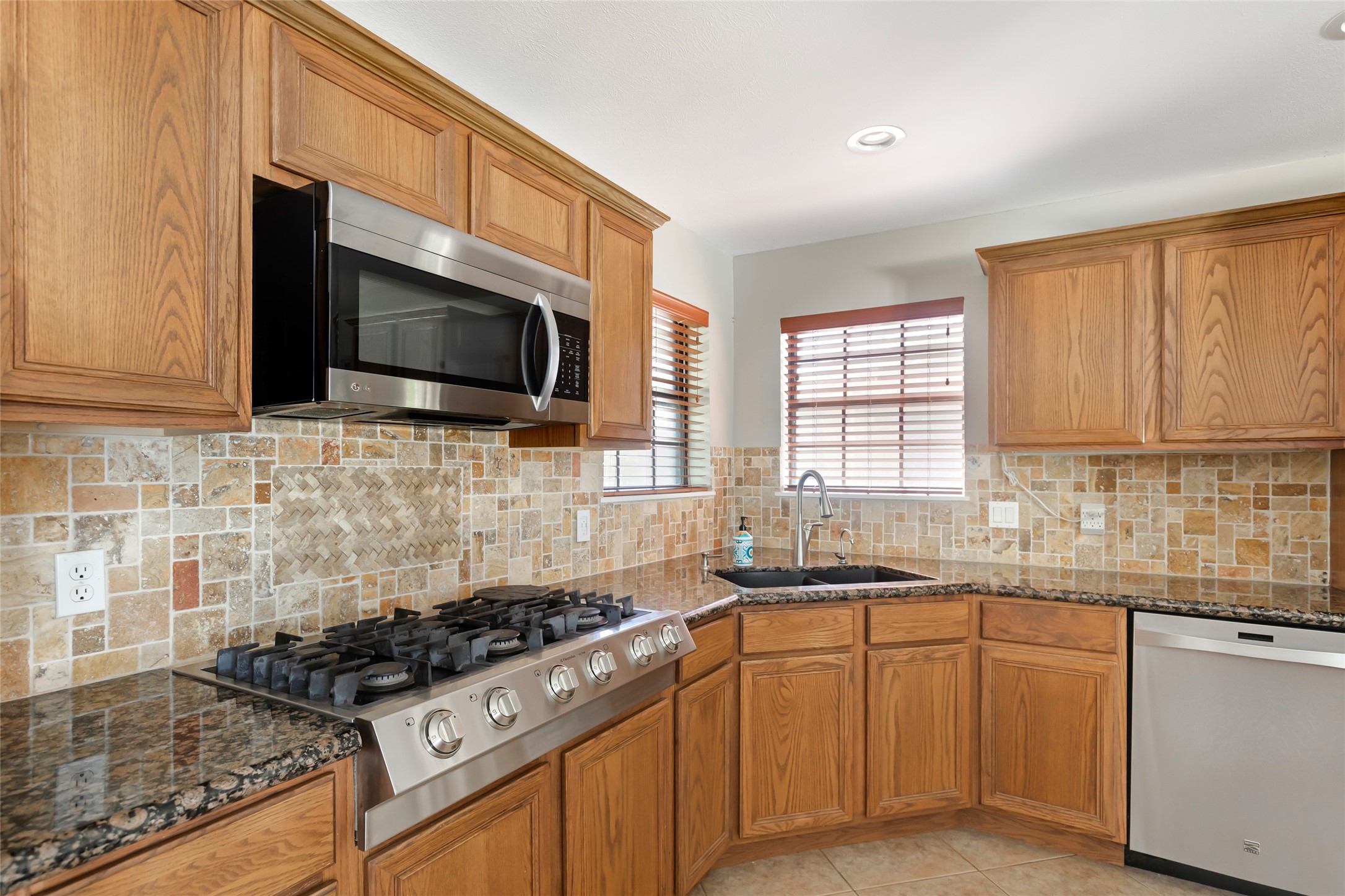 1300 Smith Road Property Photo 21