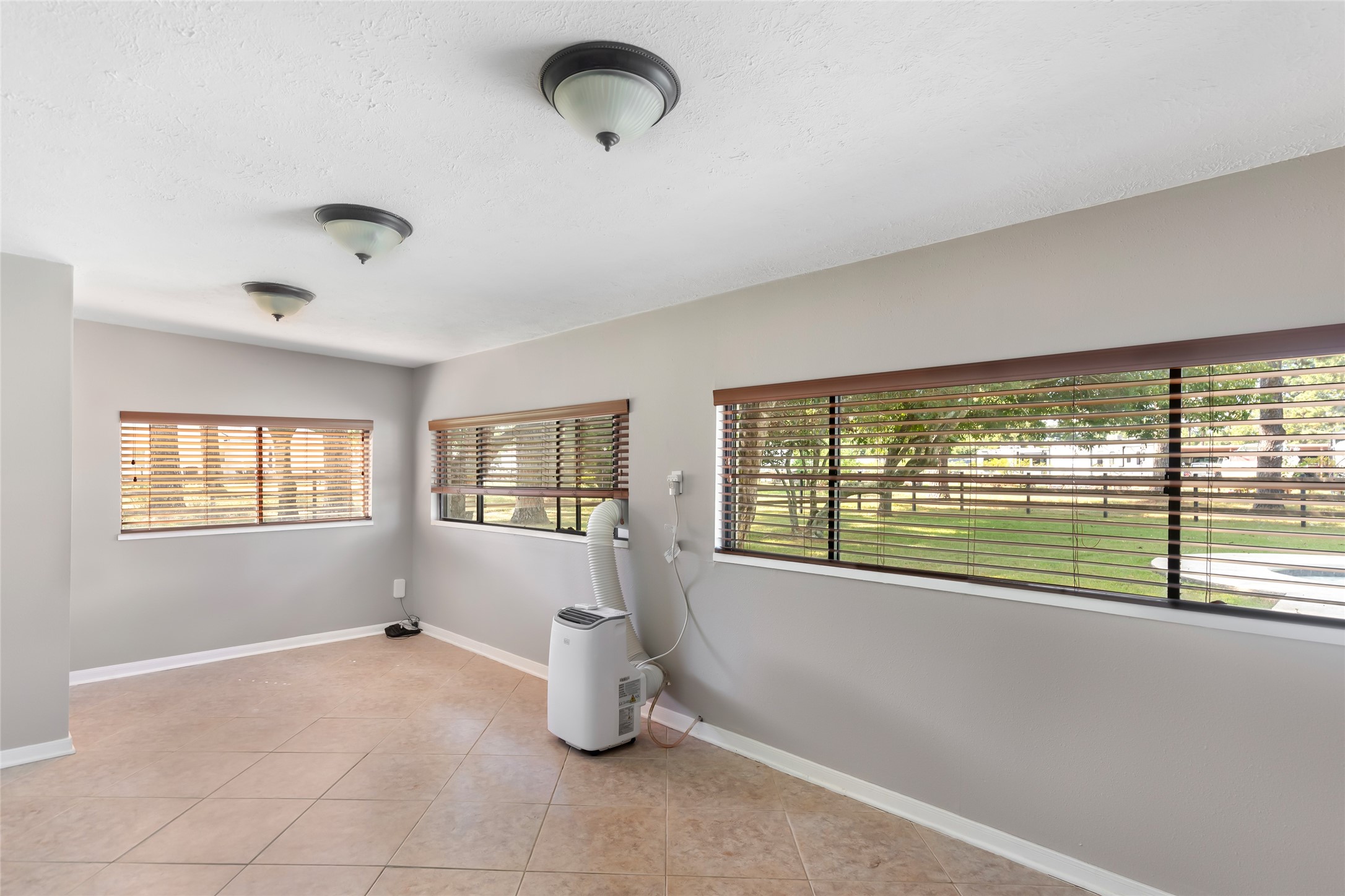 1300 Smith Road Property Photo 29