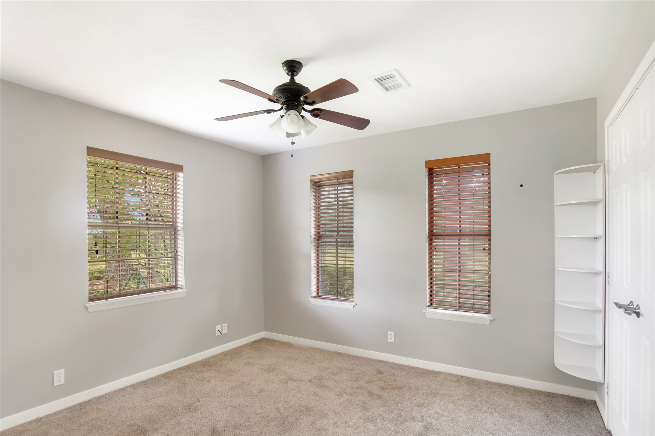 1300 Smith Road Property Photo 31